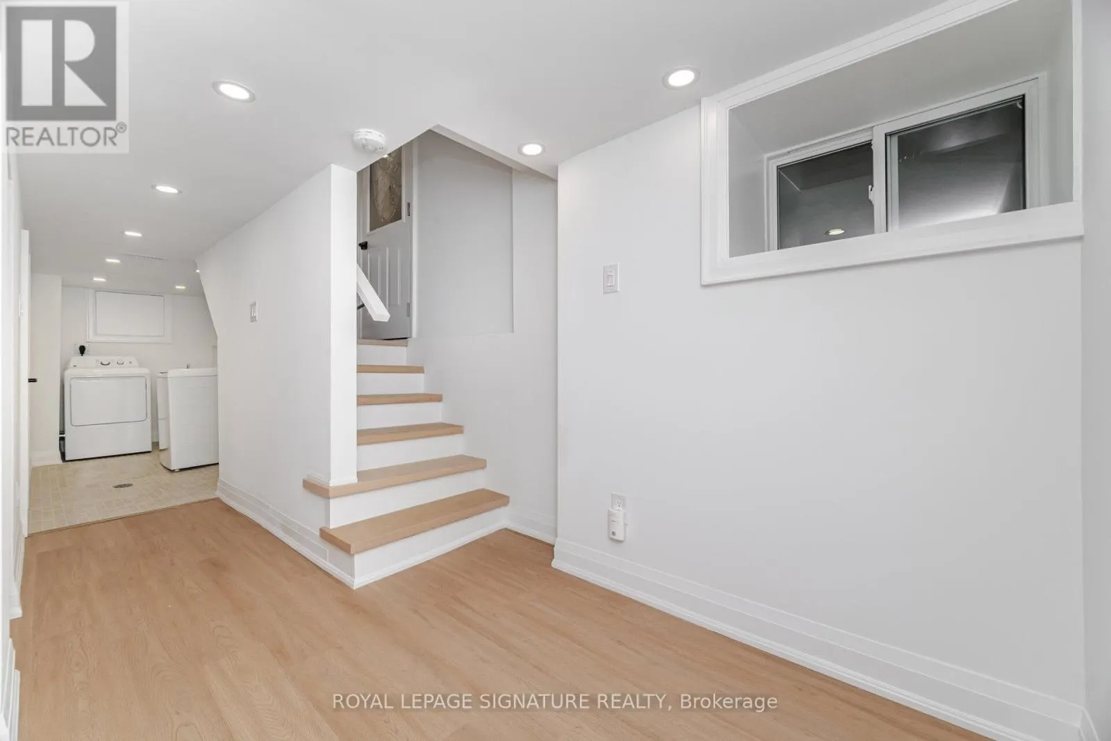 285 CHARLTON AVENUE W