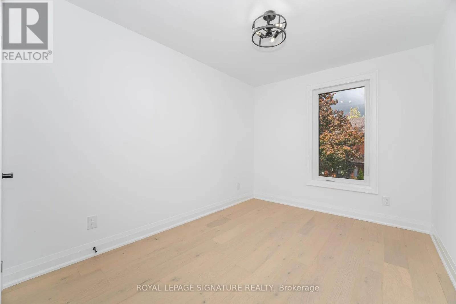 285 CHARLTON AVENUE W