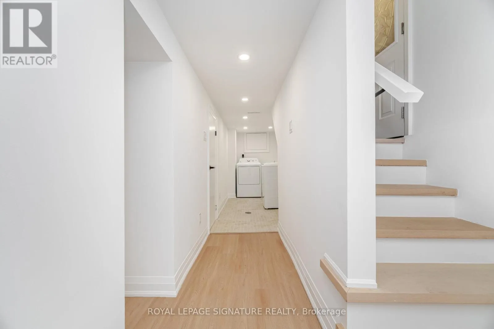 285 CHARLTON AVENUE W