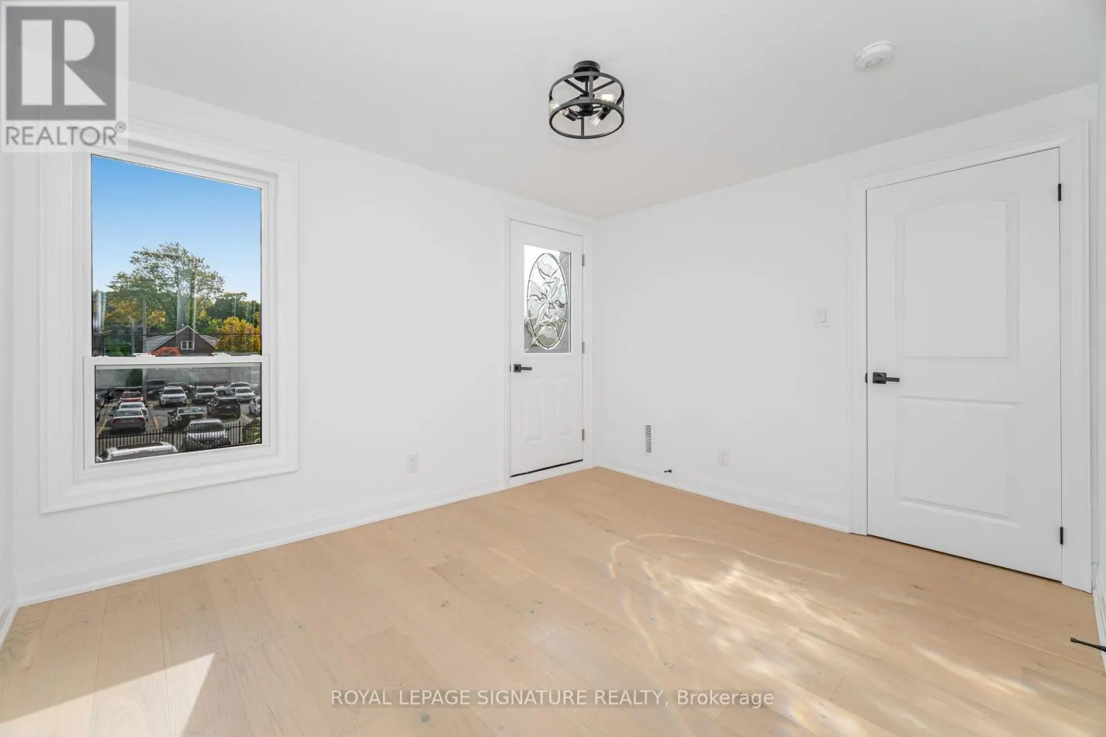 285 CHARLTON AVENUE W