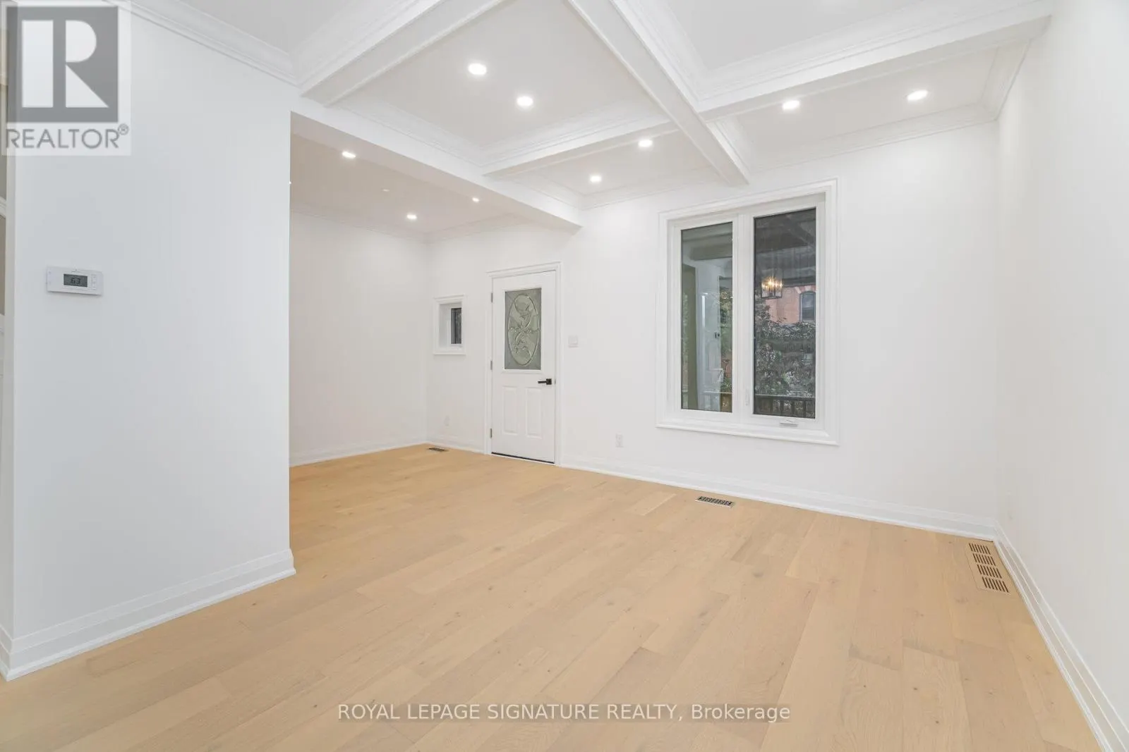 285 CHARLTON AVENUE W