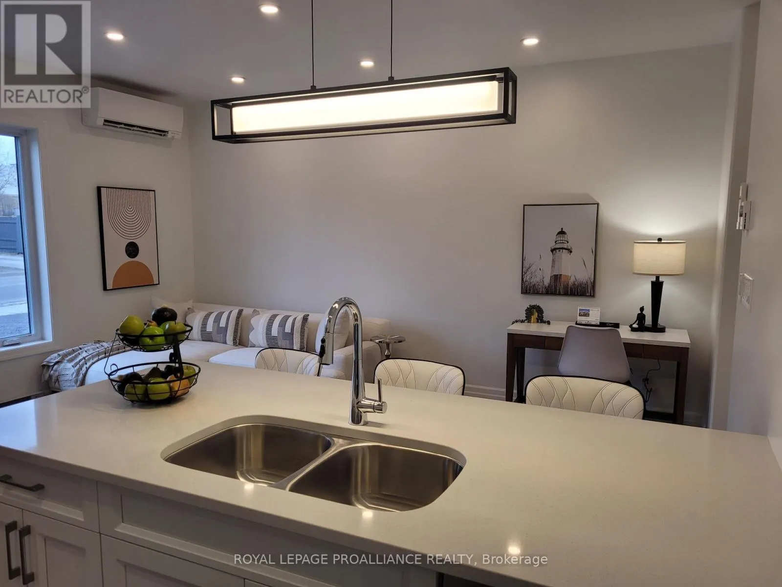 1 - 15 BAY STREET, #1