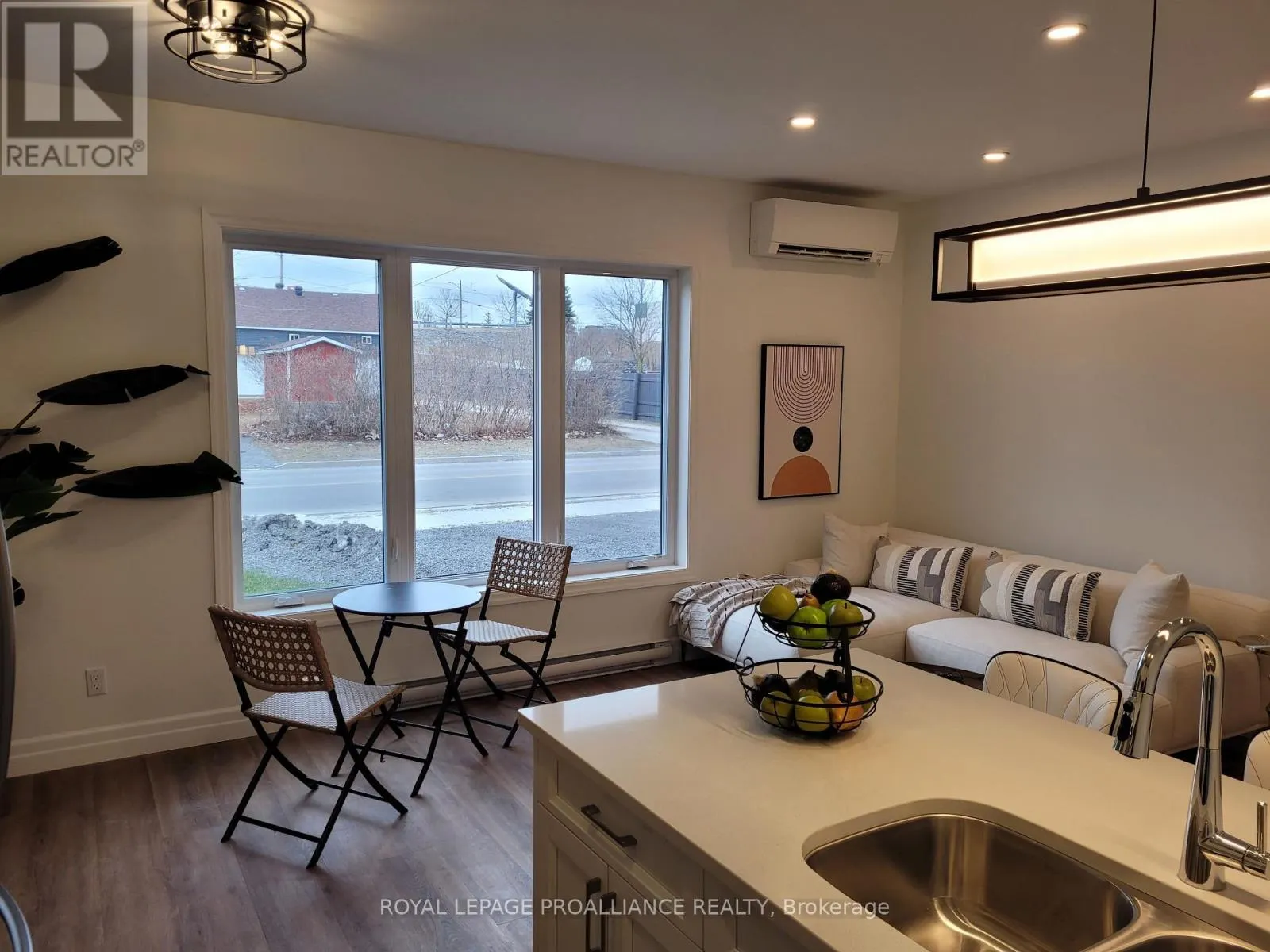 1 - 15 BAY STREET, #1