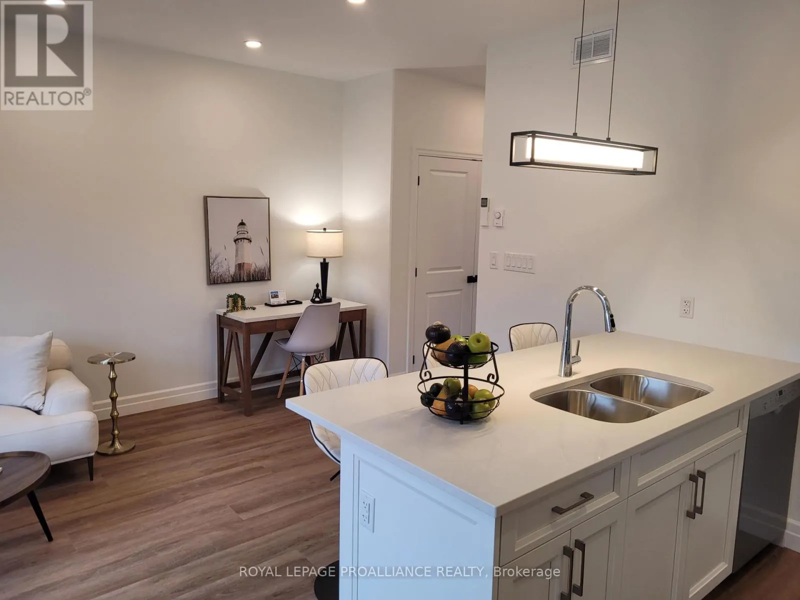 1 - 15 BAY STREET, #1