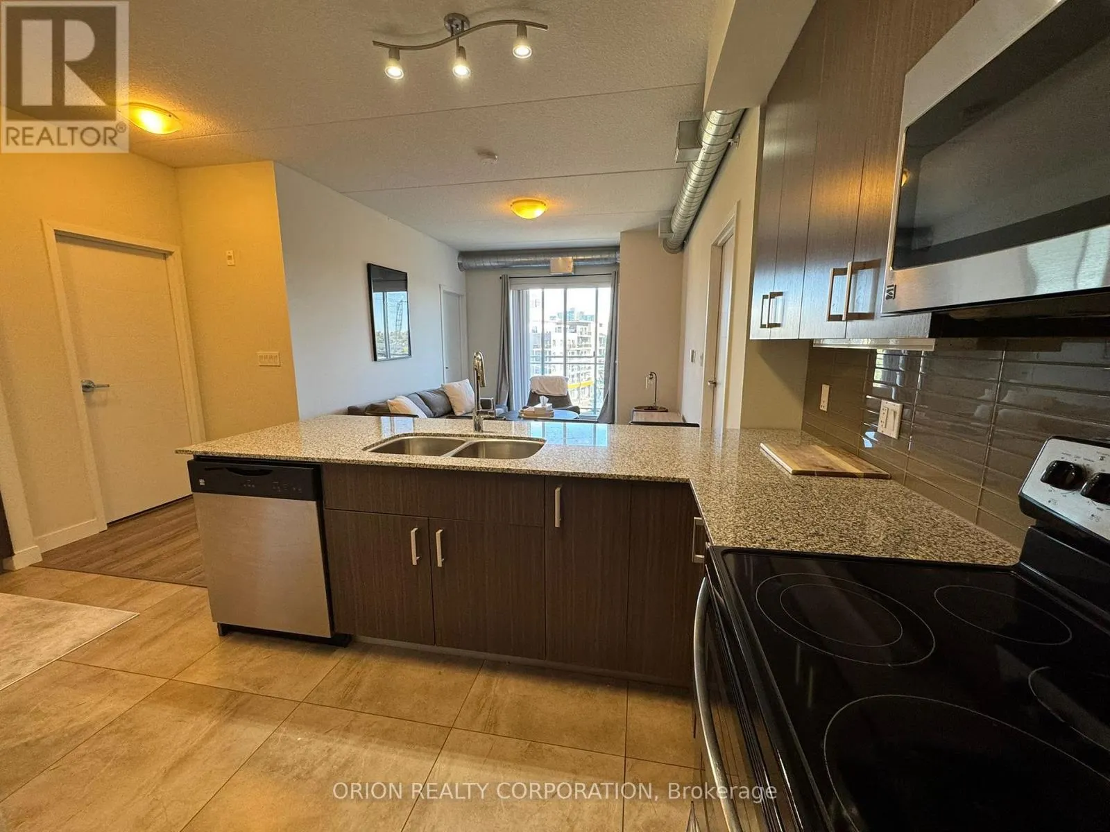 H405 - 62 BALSAM STREET