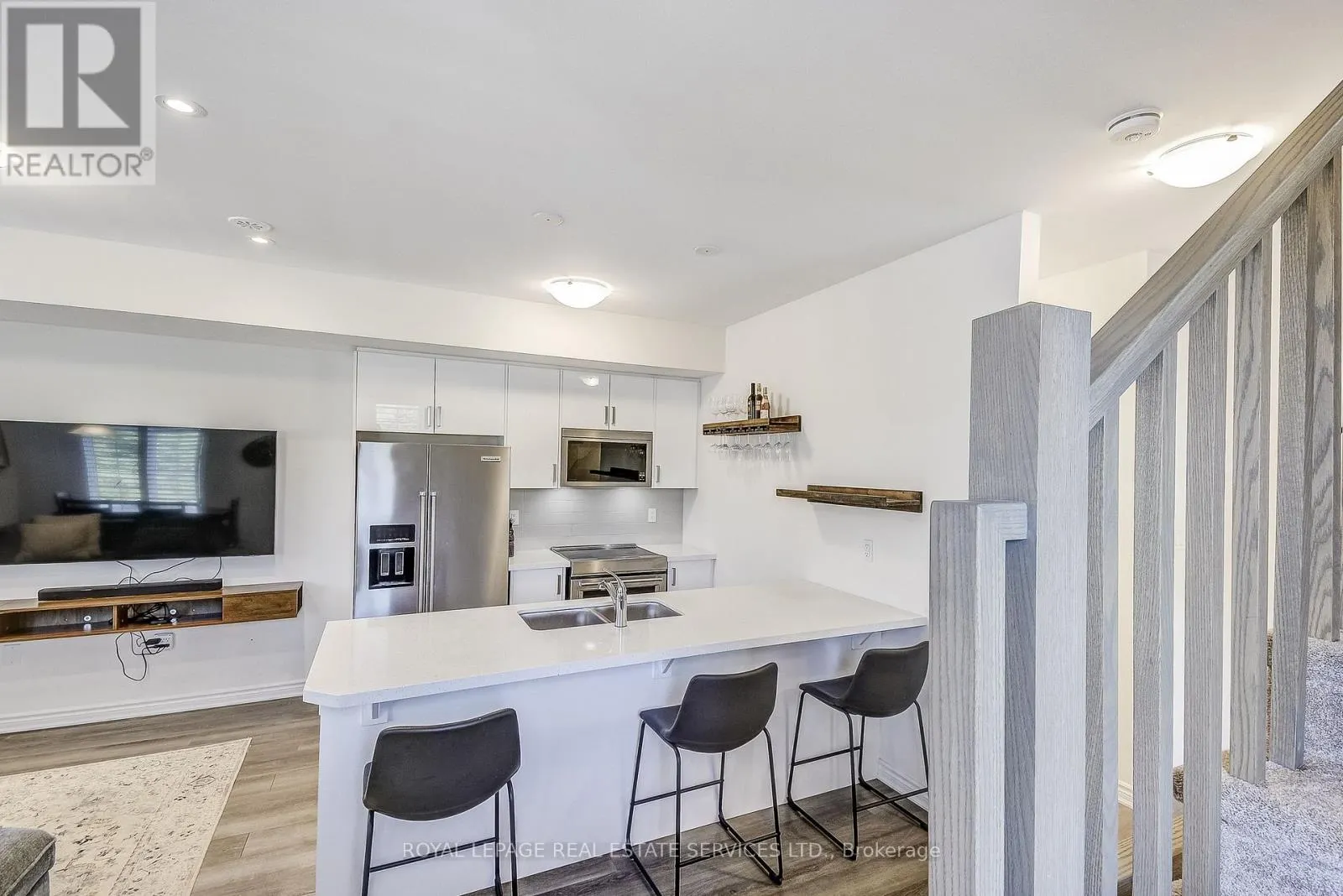 14 - 305 GARNER ROAD W