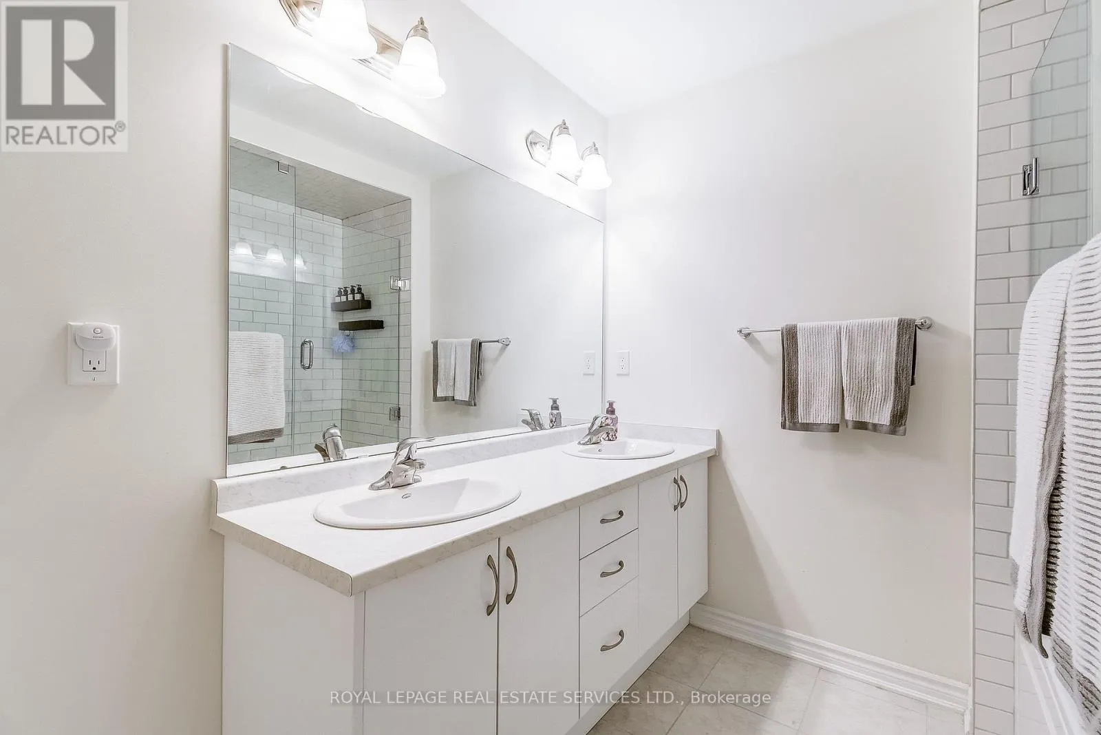 14 - 305 GARNER ROAD W