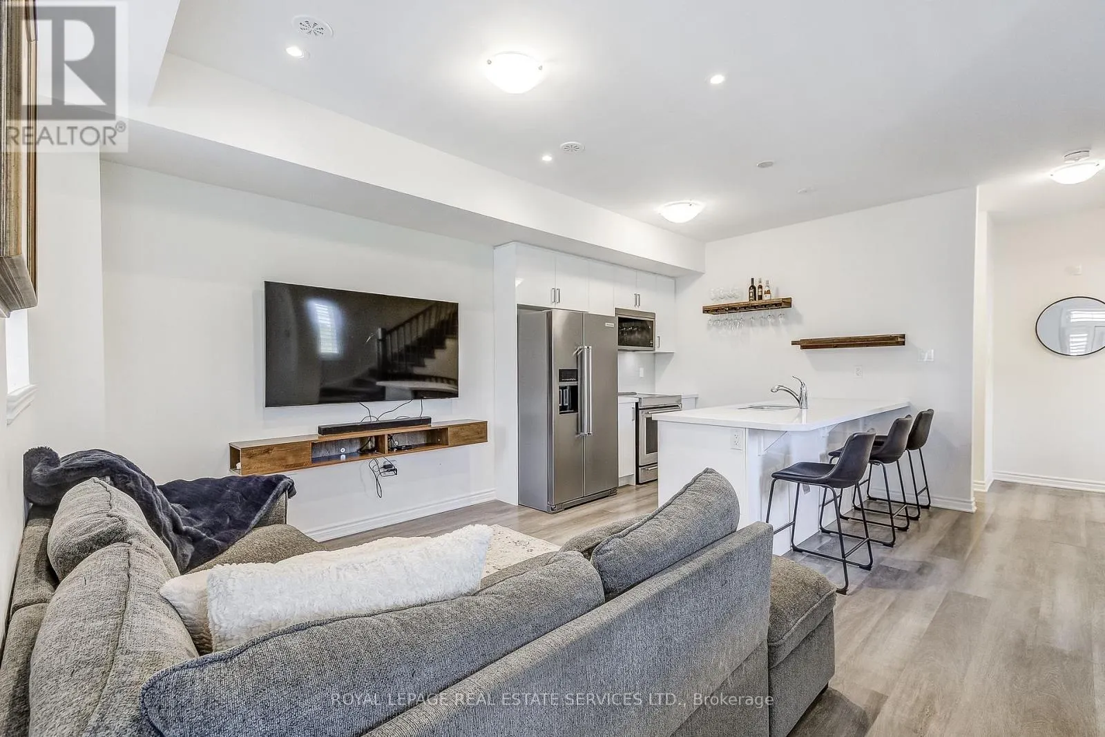 14 - 305 GARNER ROAD W