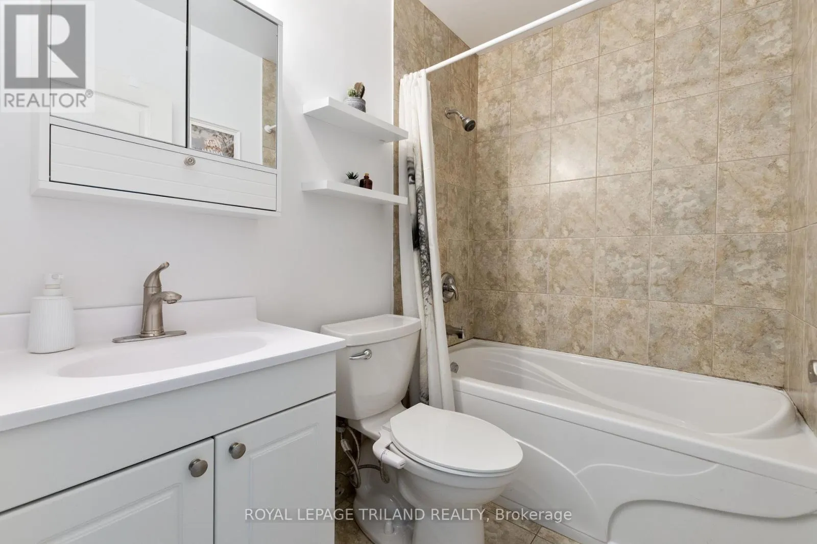 404 - 570 WILLIAM STREET, #404