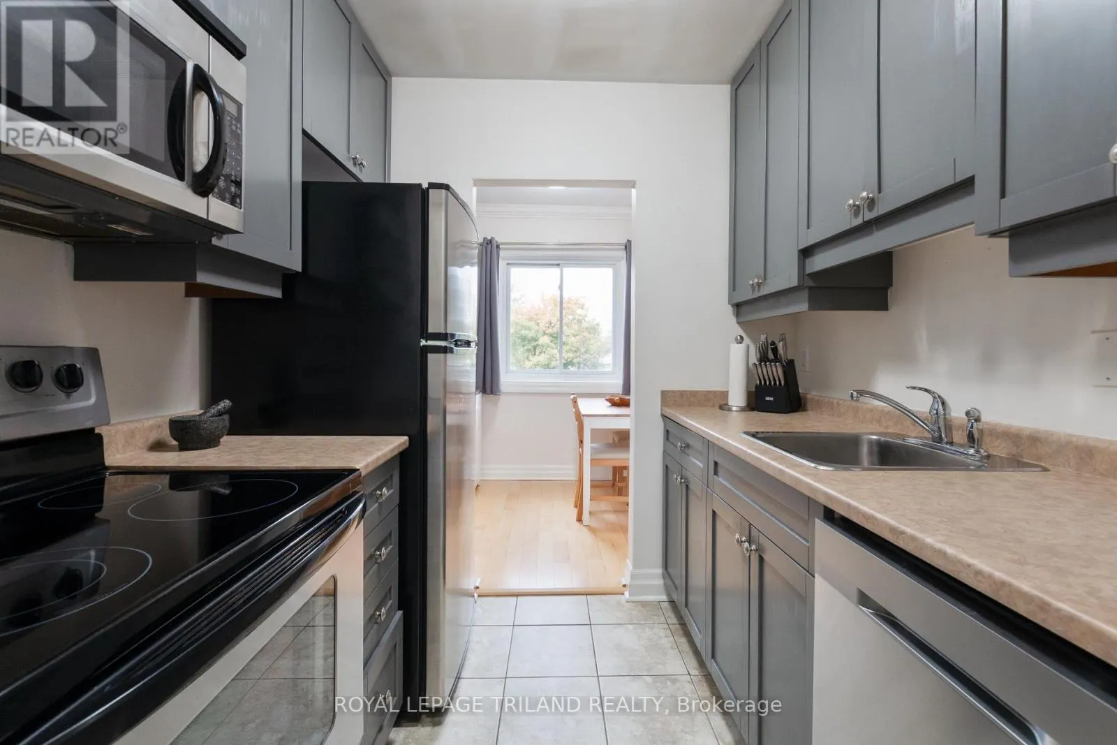 404 - 570 WILLIAM STREET, #404