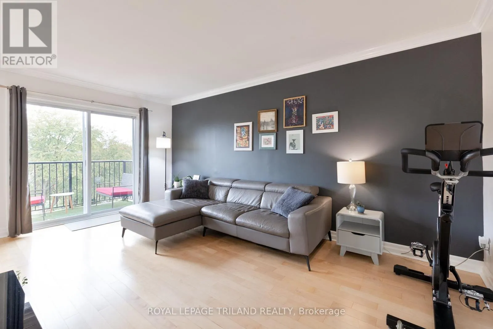 404 - 570 WILLIAM STREET, #404