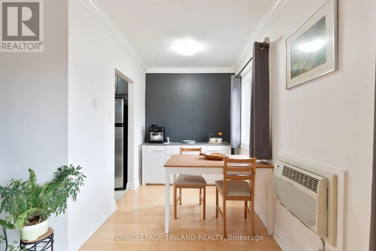 404 - 570 WILLIAM STREET, #404