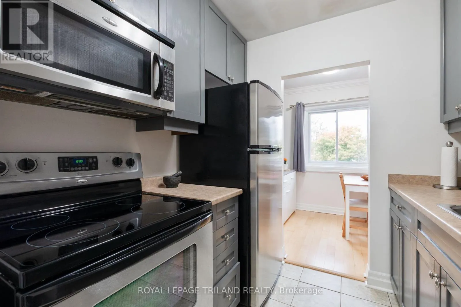 404 - 570 WILLIAM STREET, #404