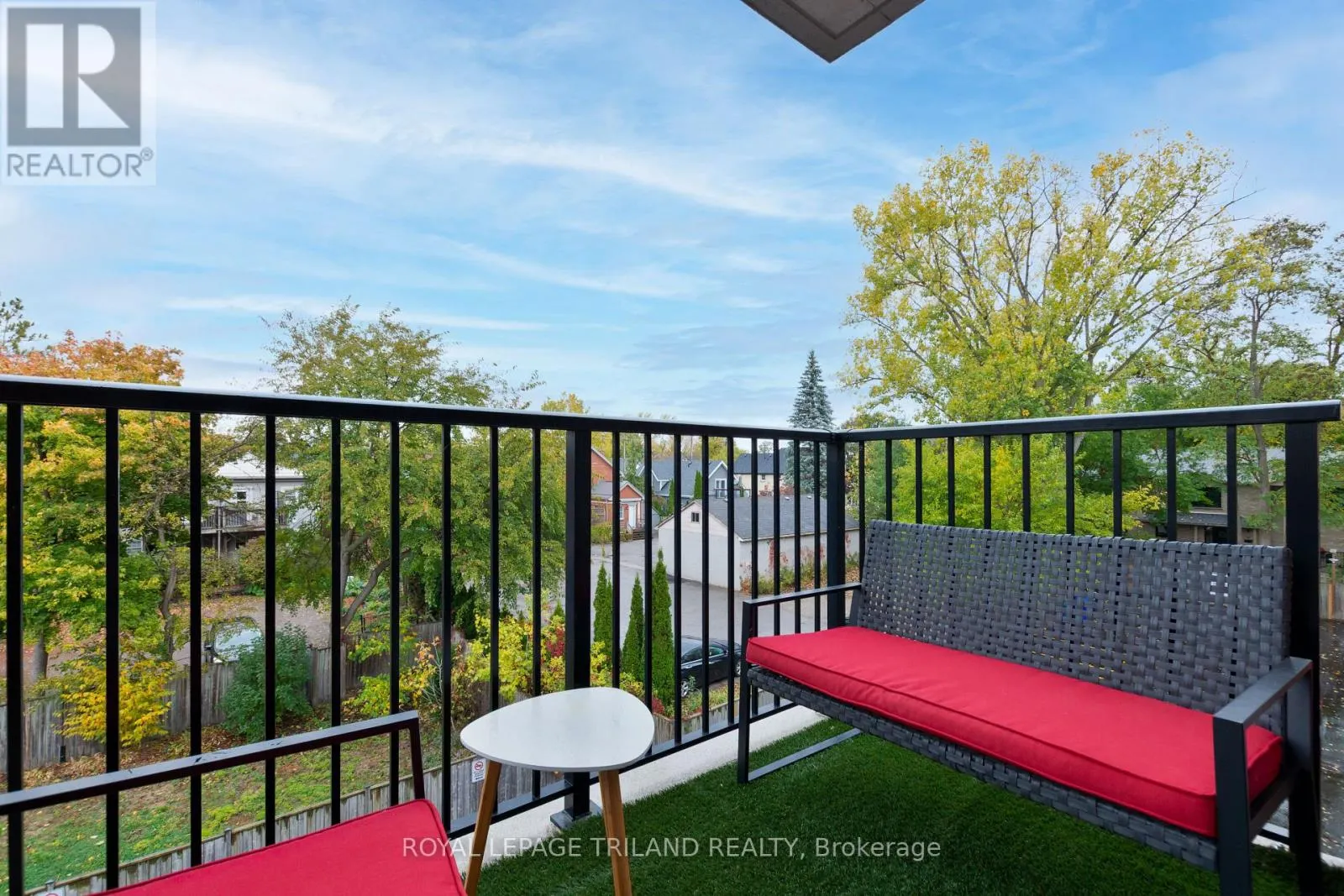 404 - 570 WILLIAM STREET, #404