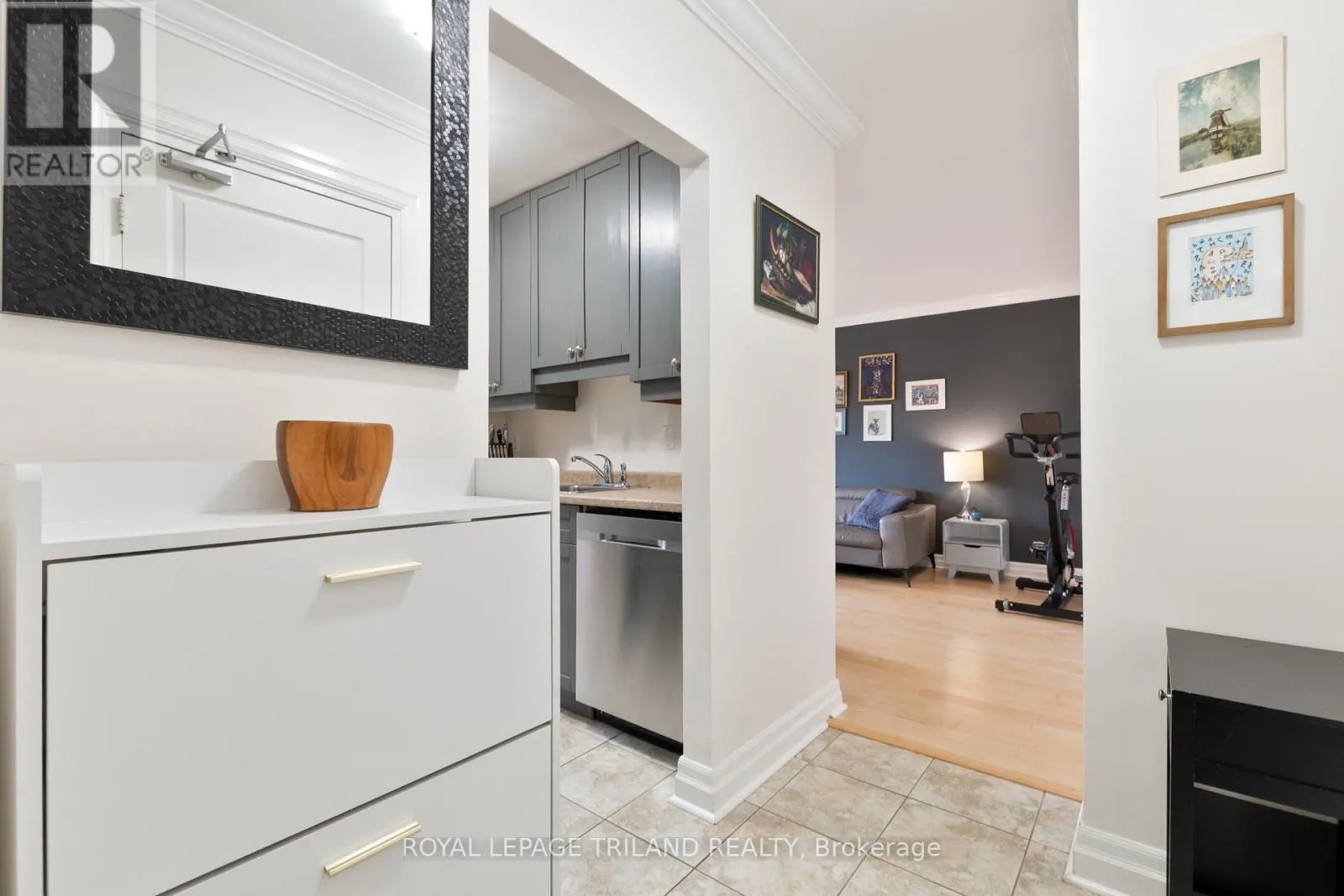 404 - 570 WILLIAM STREET, #404