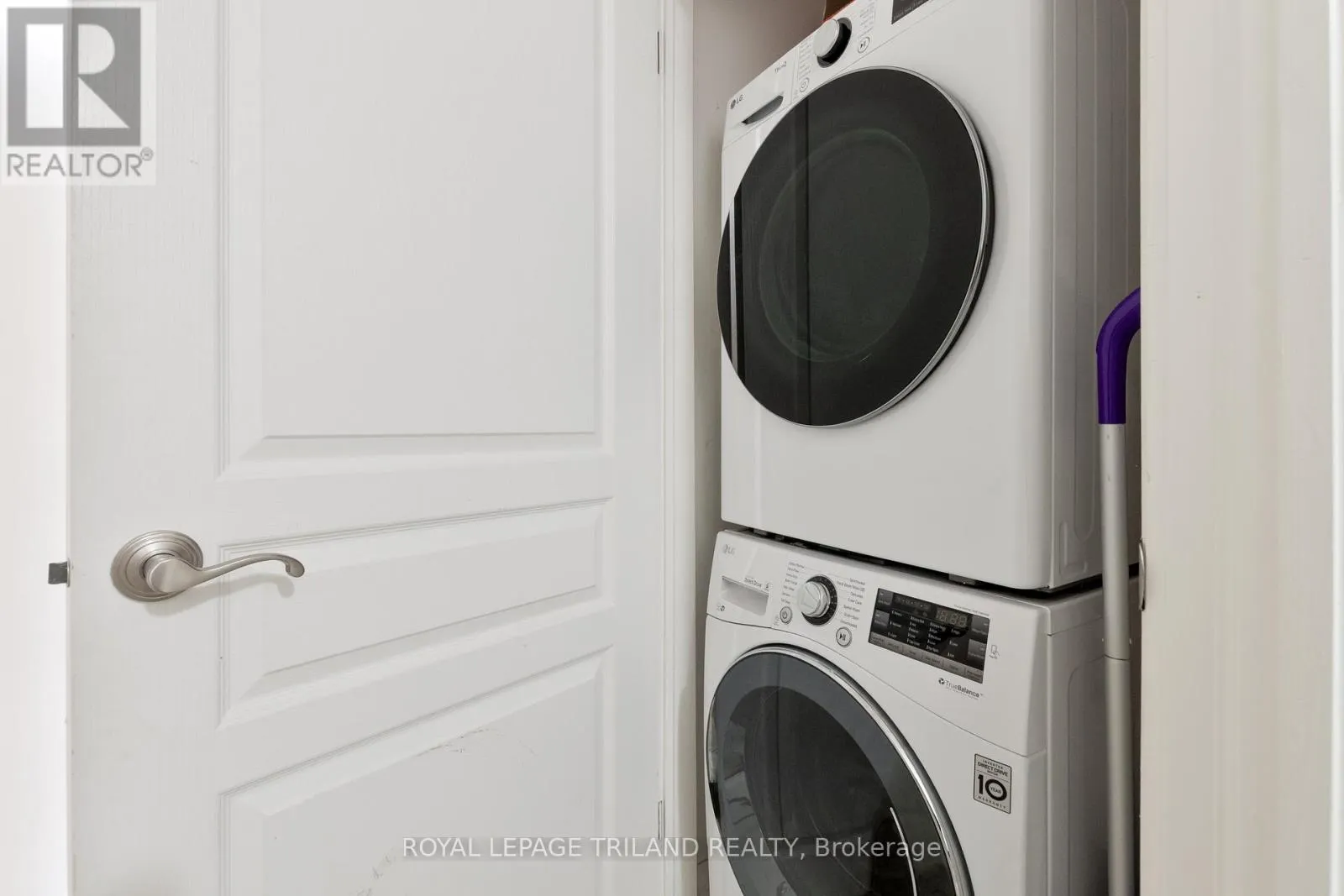 404 - 570 WILLIAM STREET, #404