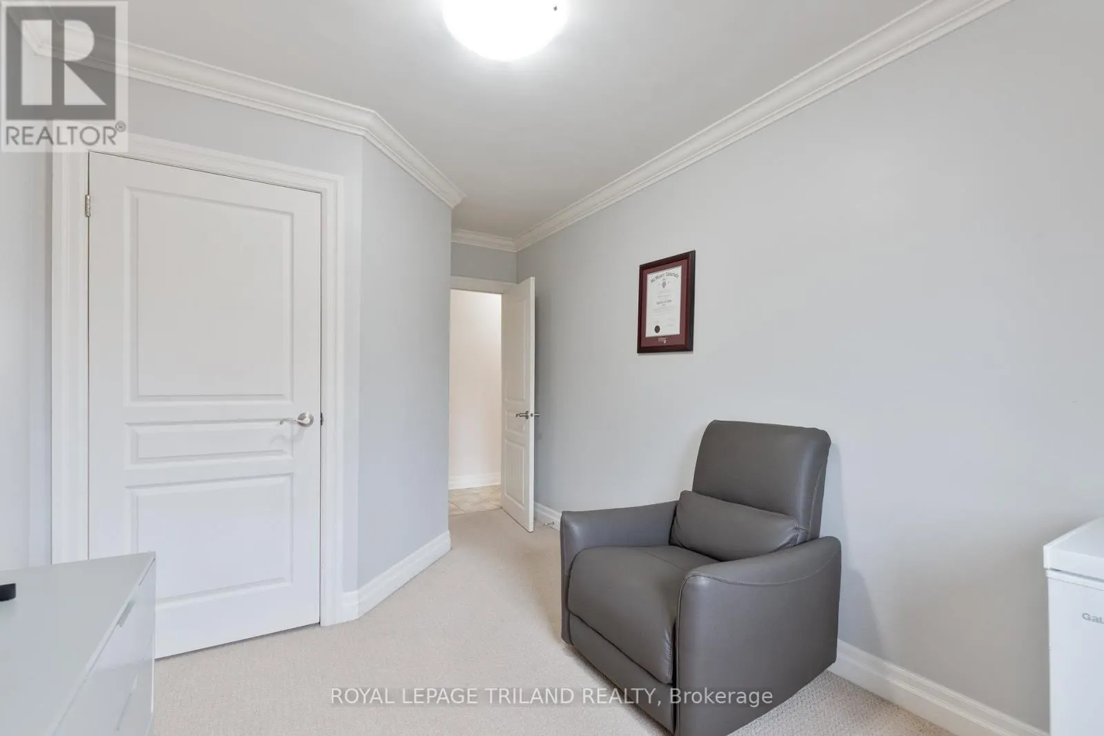 404 - 570 WILLIAM STREET, #404