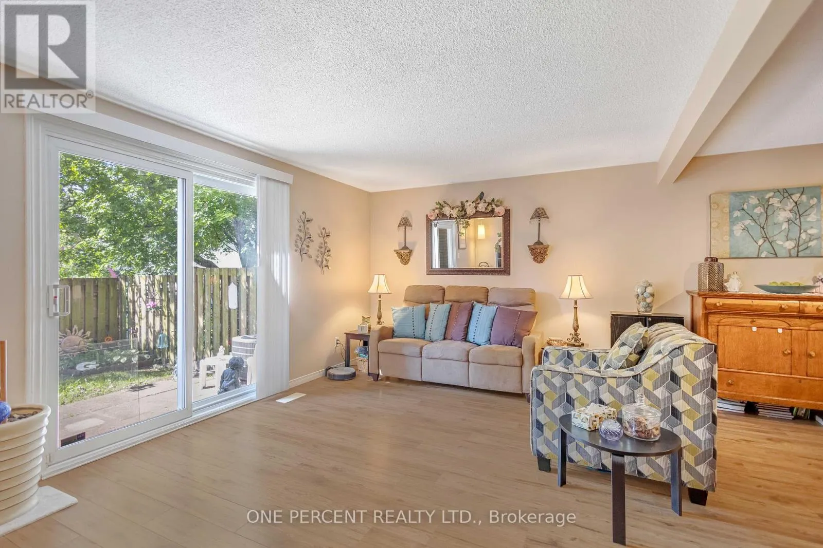 40 - 215 GLAMIS ROAD