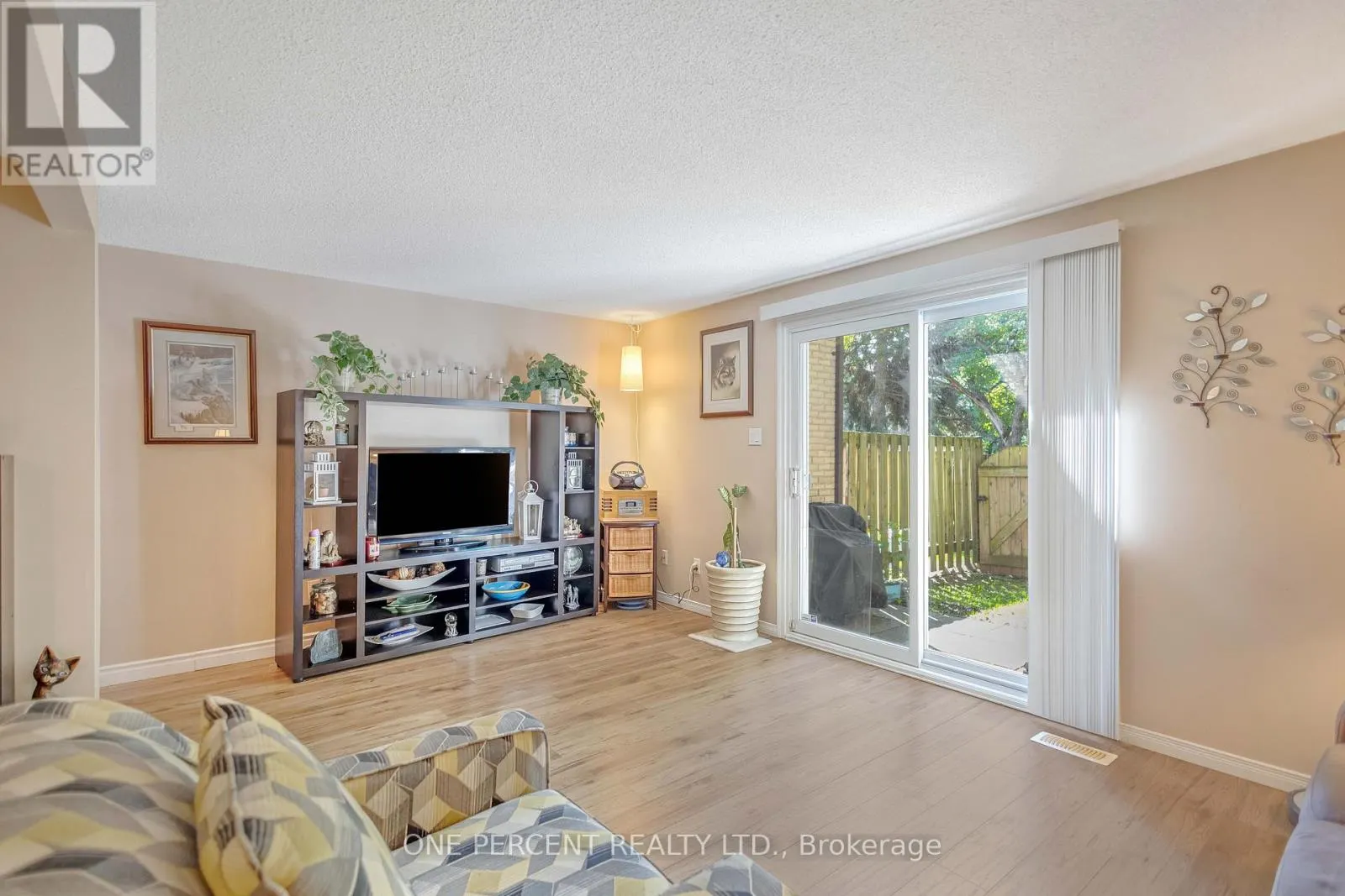 40 - 215 GLAMIS ROAD