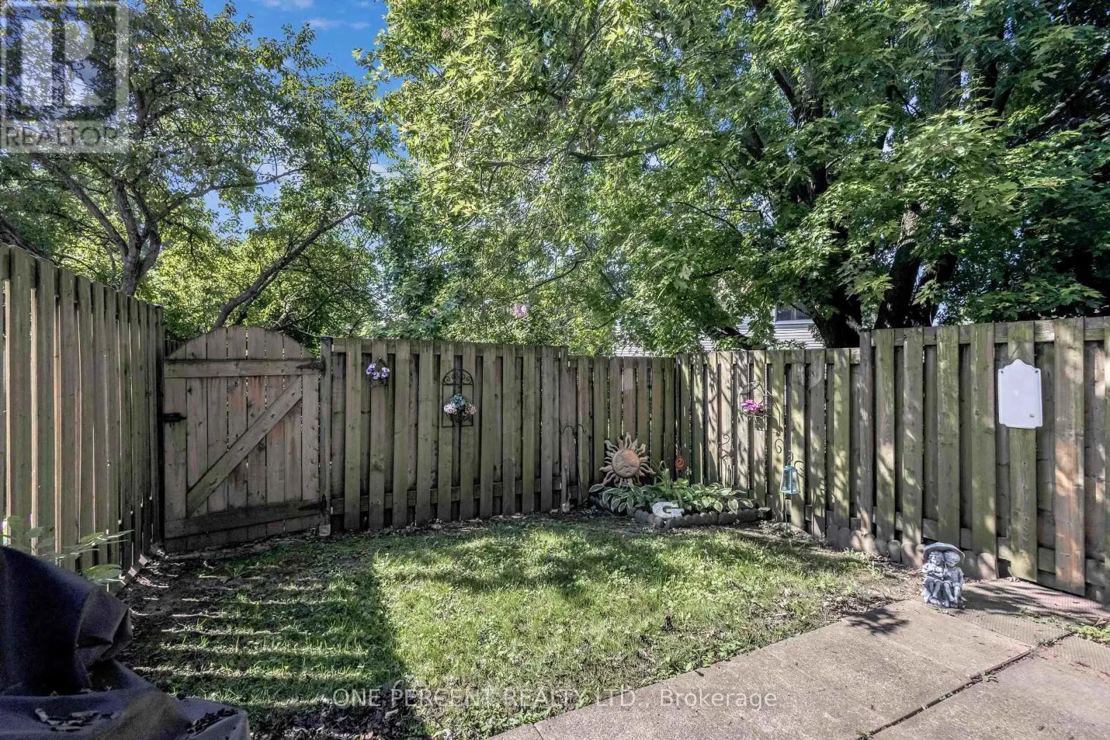 40 - 215 GLAMIS ROAD