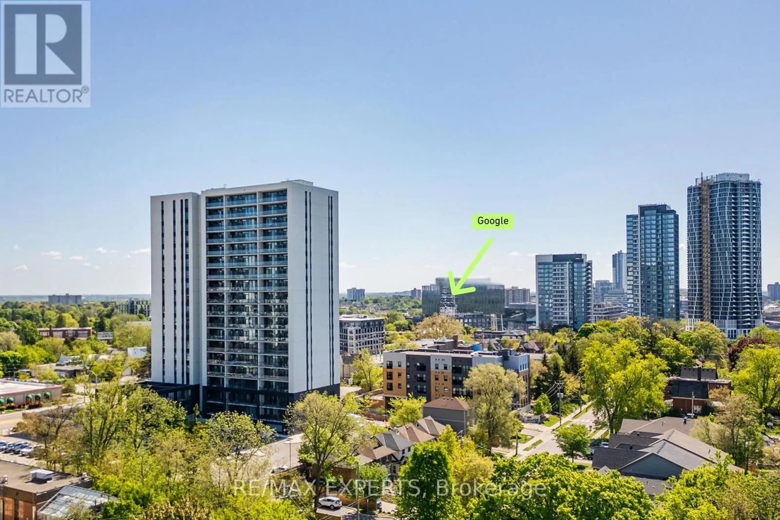 403 741 KING STREET W