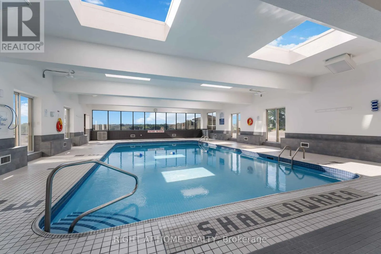 204 - 7 GALE CRESCENT