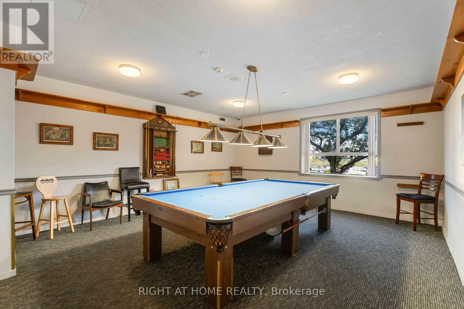 204 - 7 GALE CRESCENT