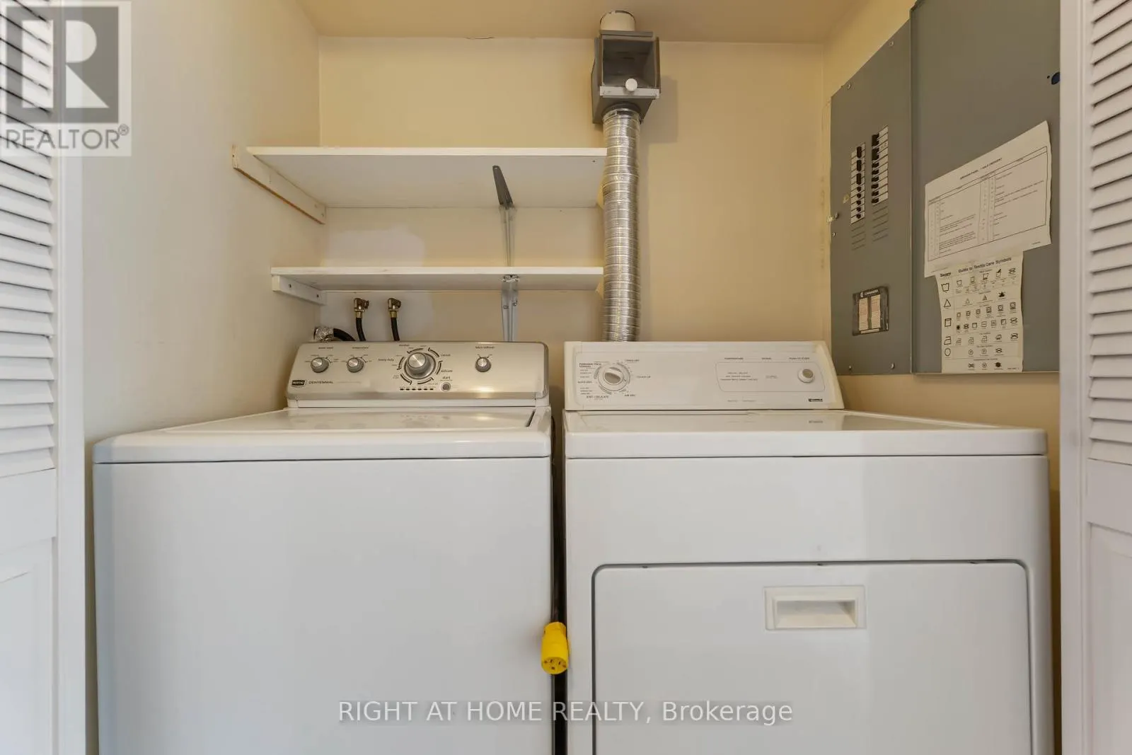 204 - 7 GALE CRESCENT