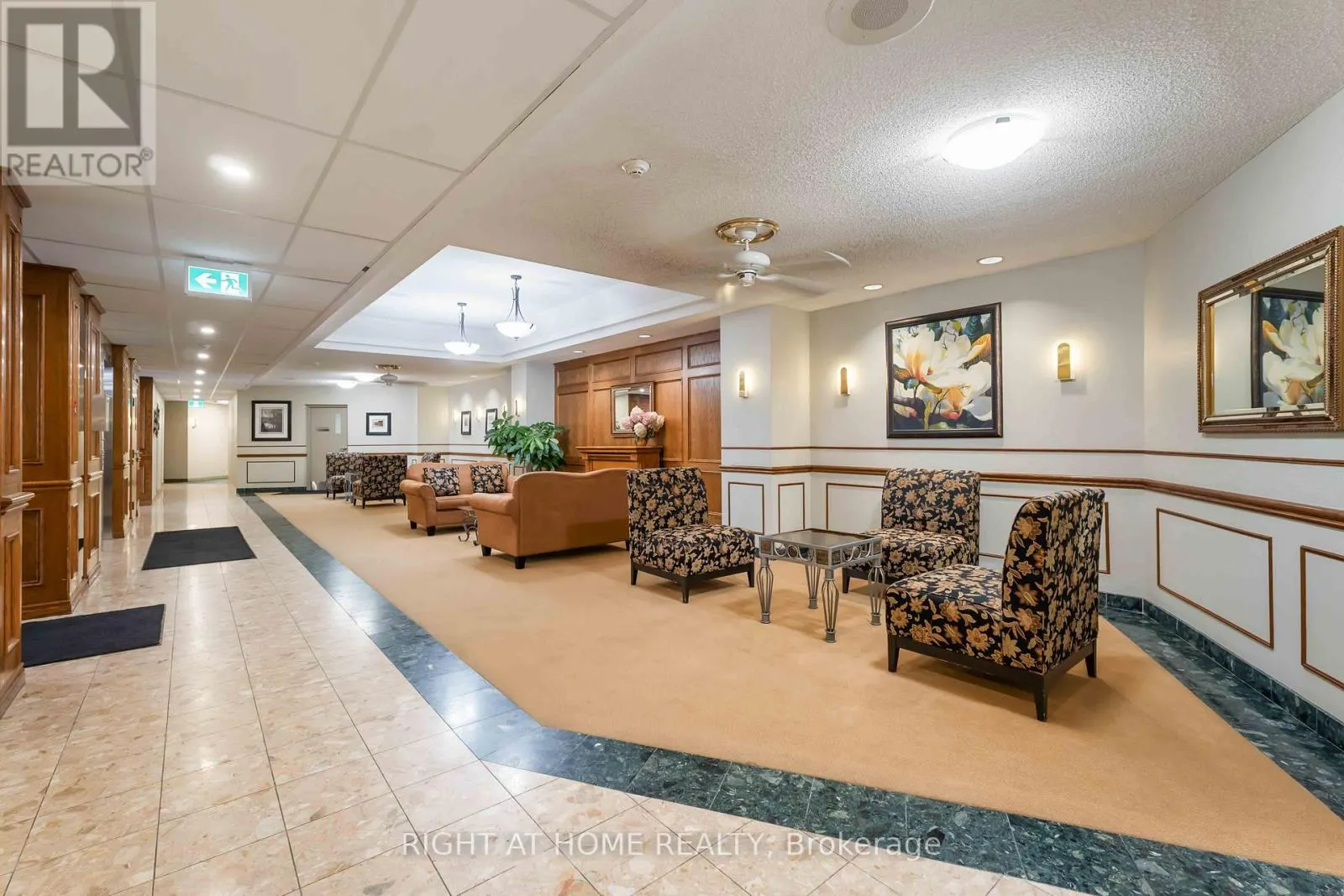 204 - 7 GALE CRESCENT