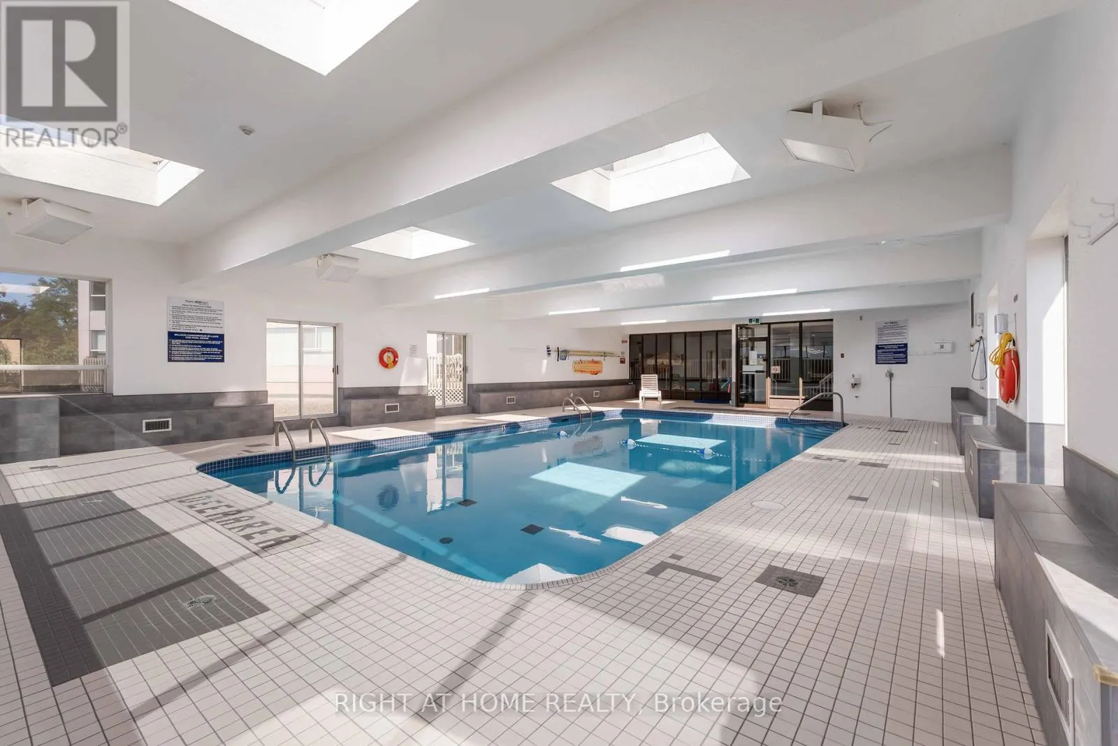 204 - 7 GALE CRESCENT