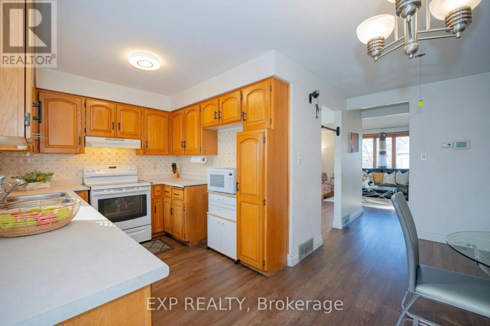 84 WIMBLETON CRESCENT