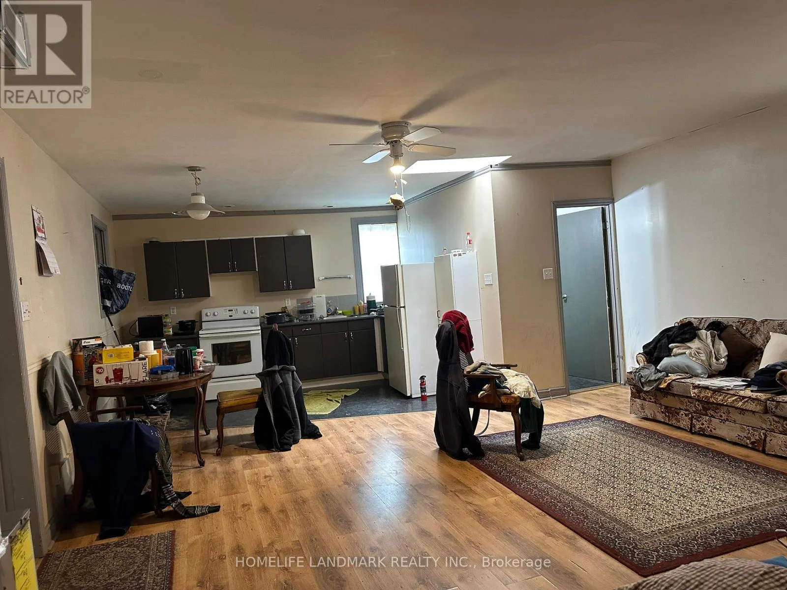 APARTMENT C - 92 KING STREET W