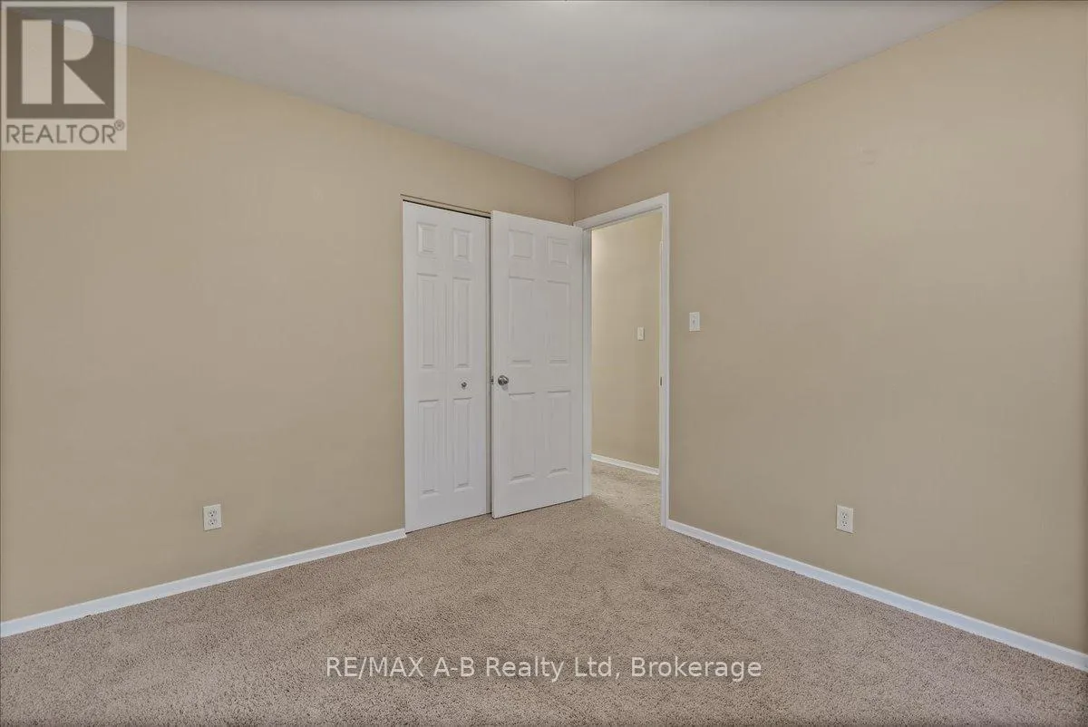 86 WINDEMERE CRESCENT