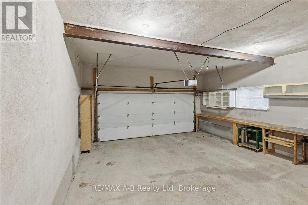 86 WINDEMERE CRESCENT