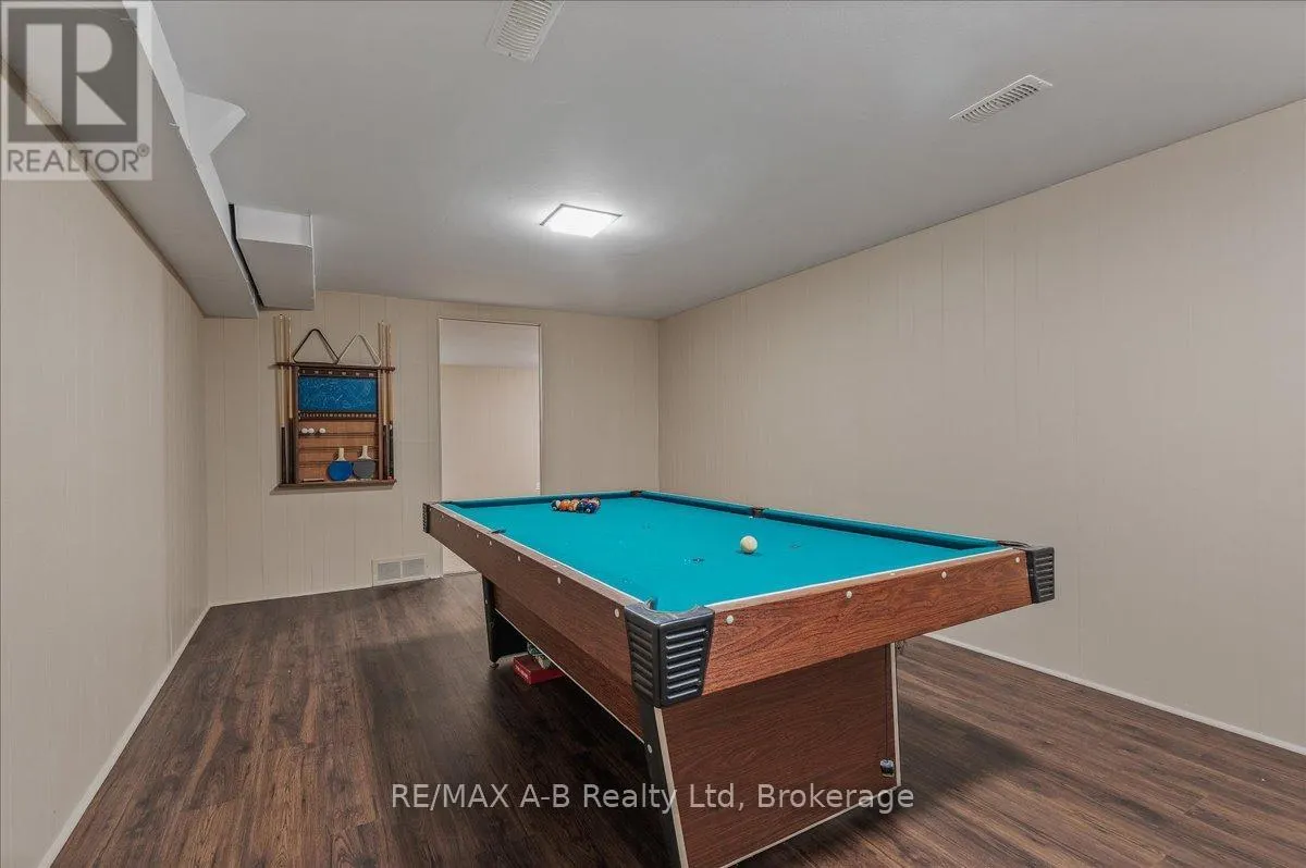 86 WINDEMERE CRESCENT