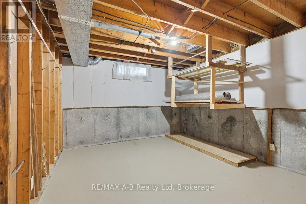 86 WINDEMERE CRESCENT