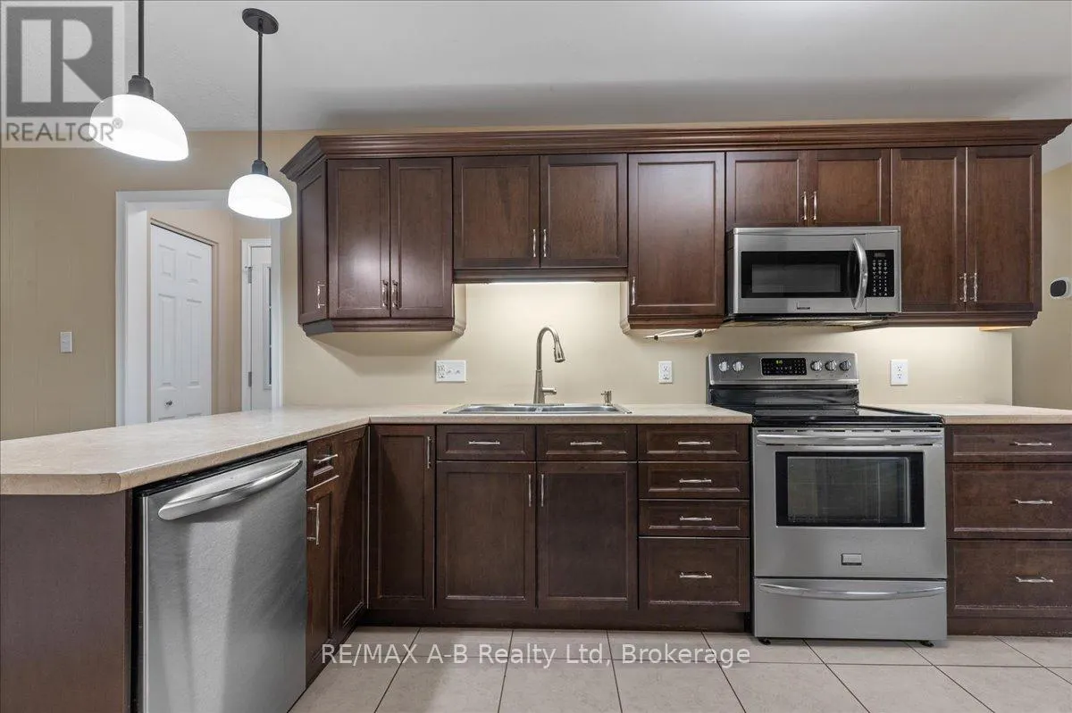 86 WINDEMERE CRESCENT