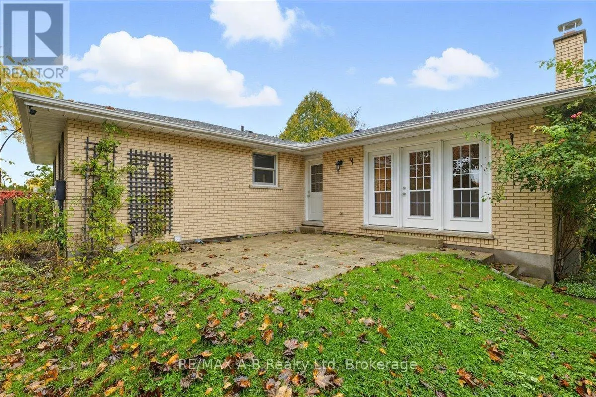 86 WINDEMERE CRESCENT