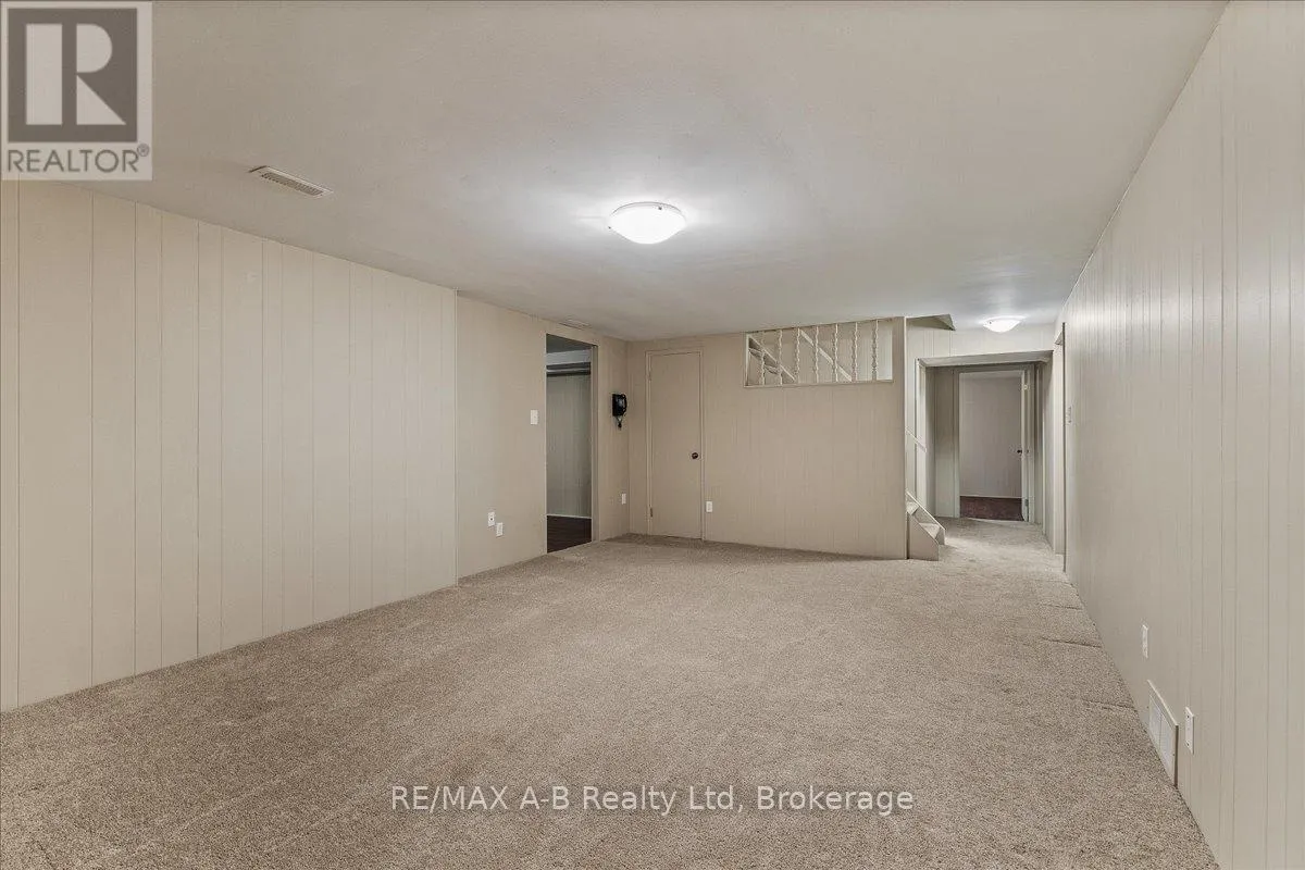 86 WINDEMERE CRESCENT