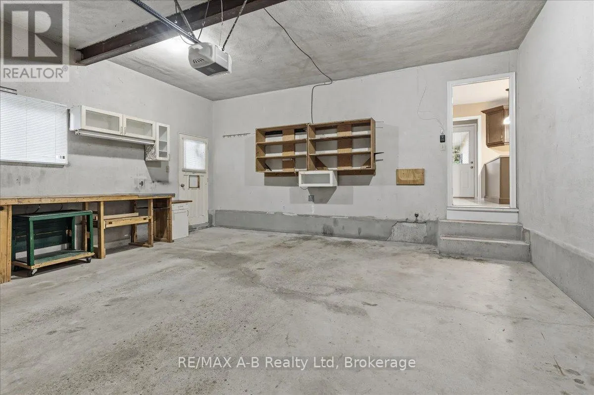 86 WINDEMERE CRESCENT