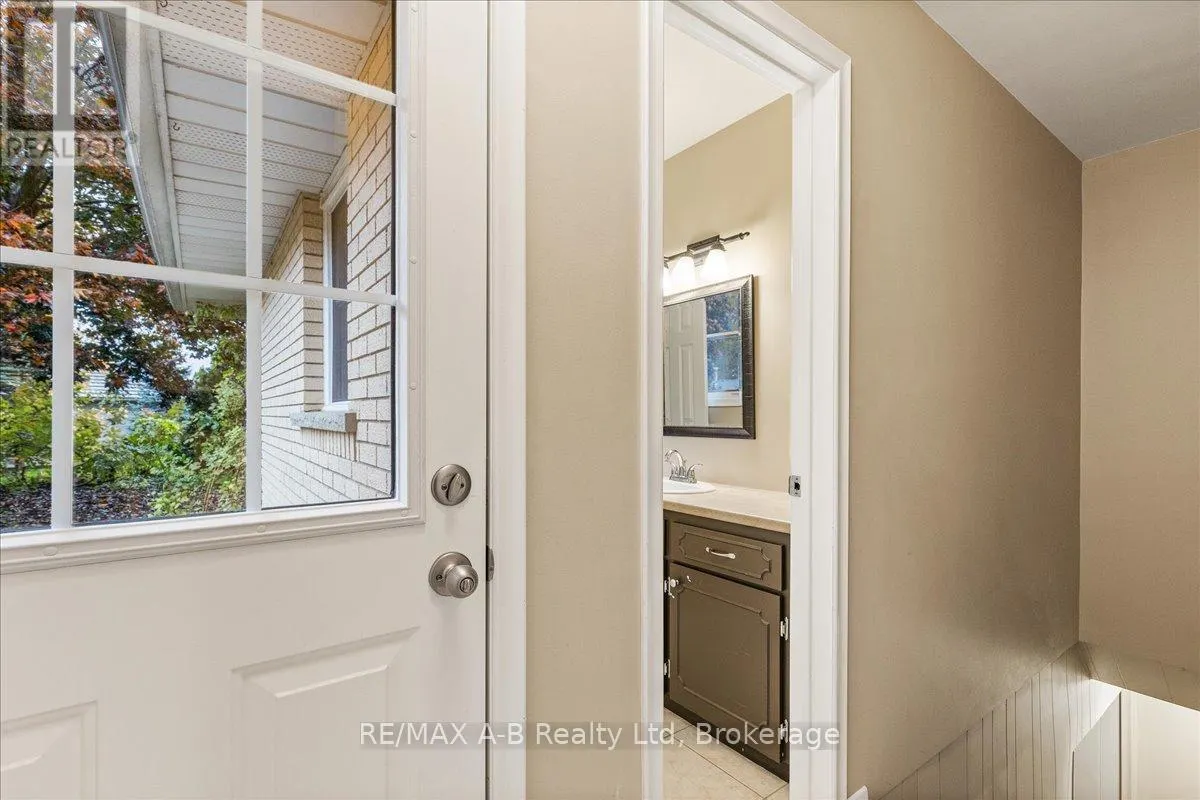 86 WINDEMERE CRESCENT