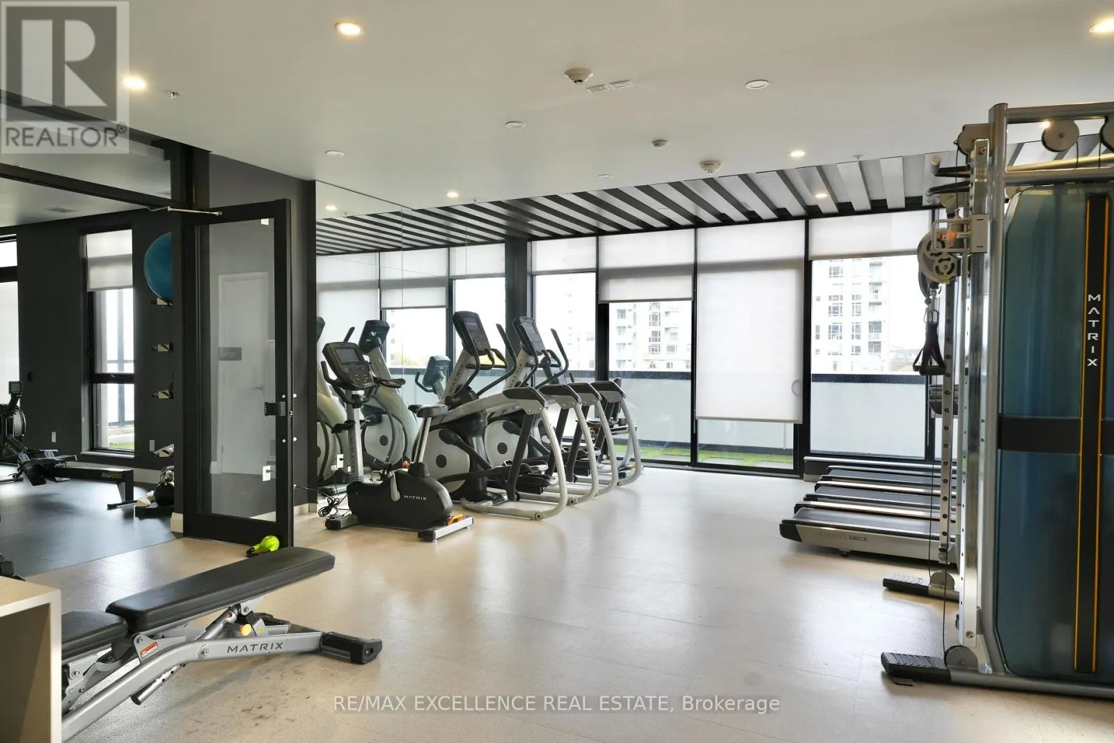 1002 - 181 KING STREET