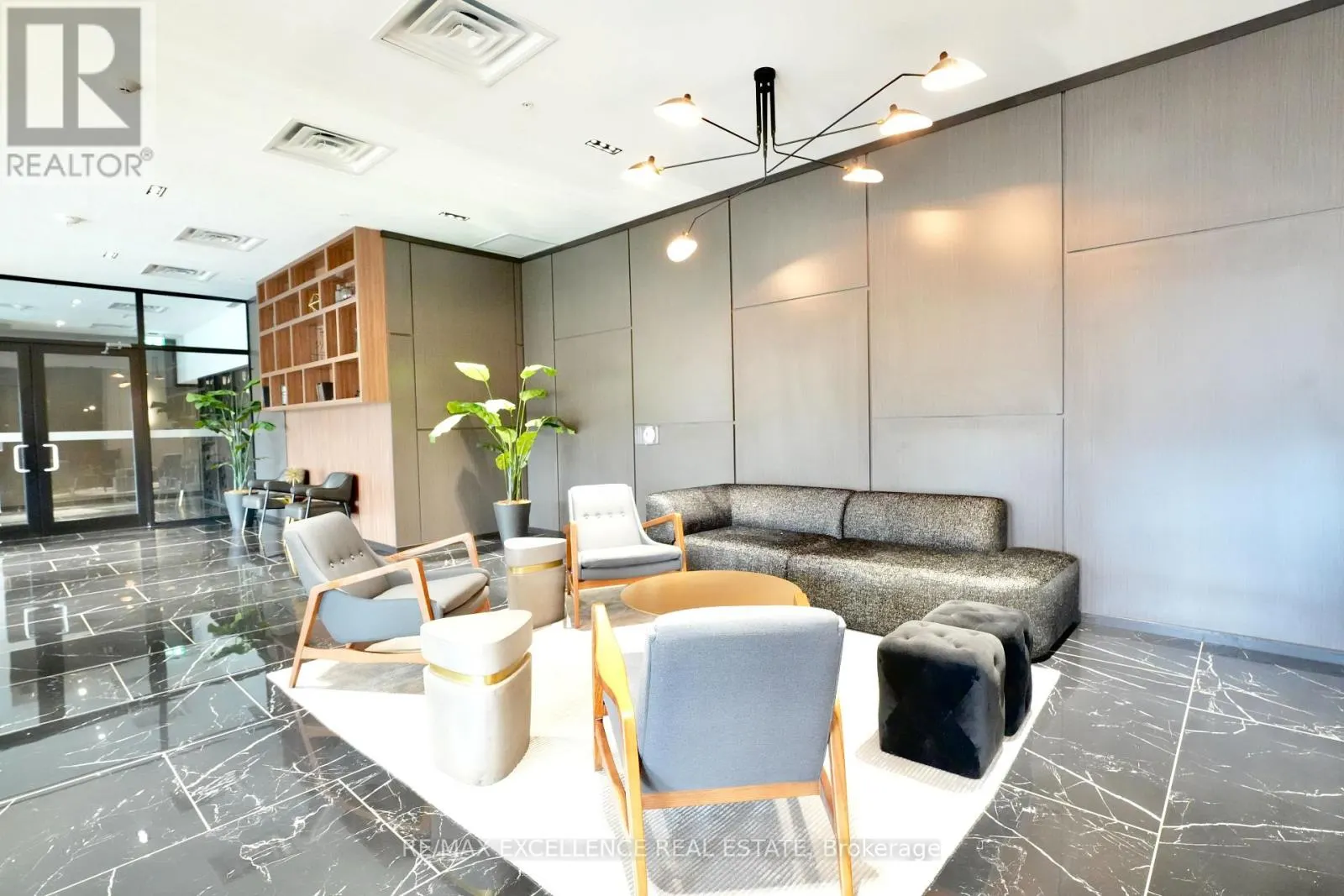 1002 - 181 KING STREET