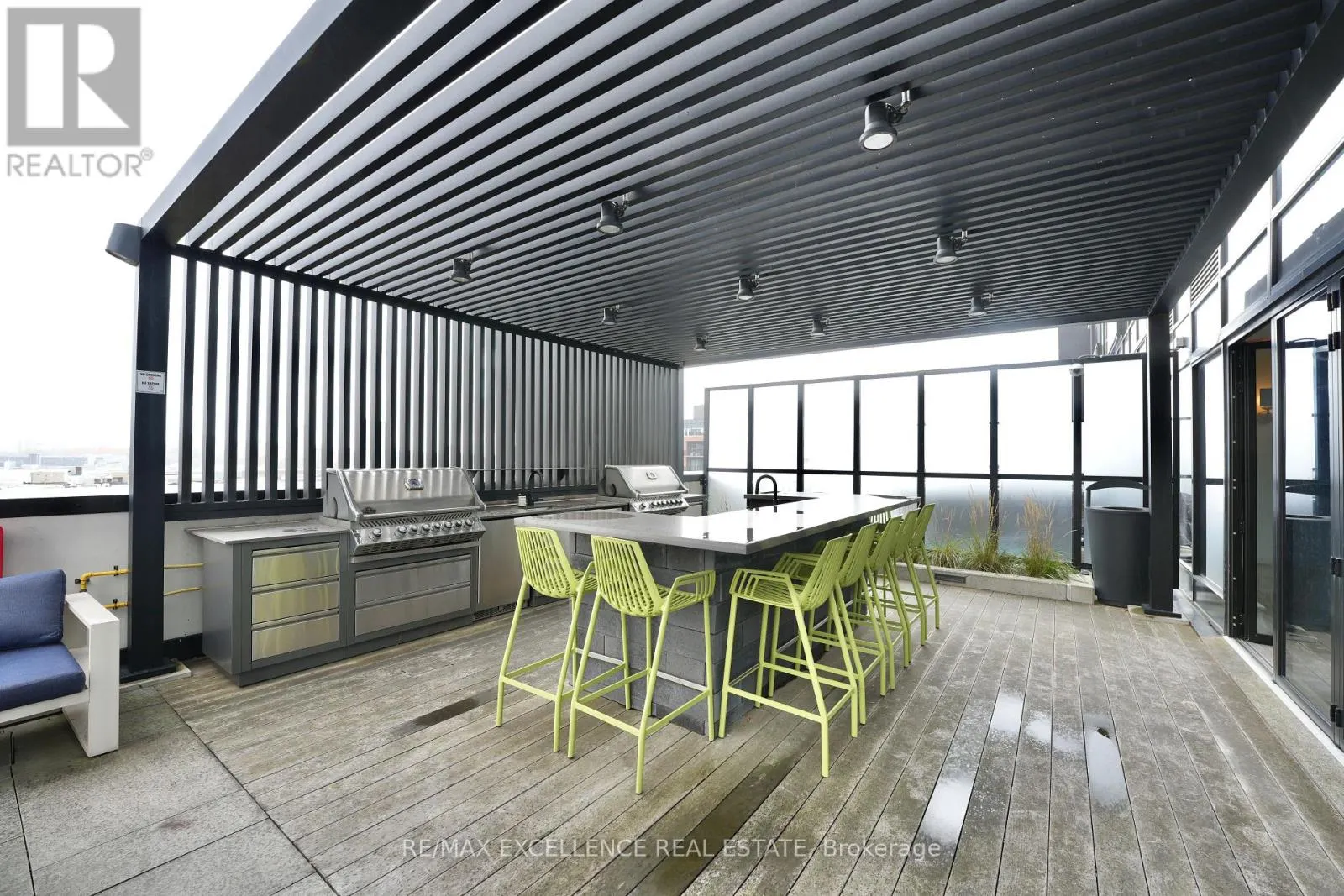 1002 - 181 KING STREET