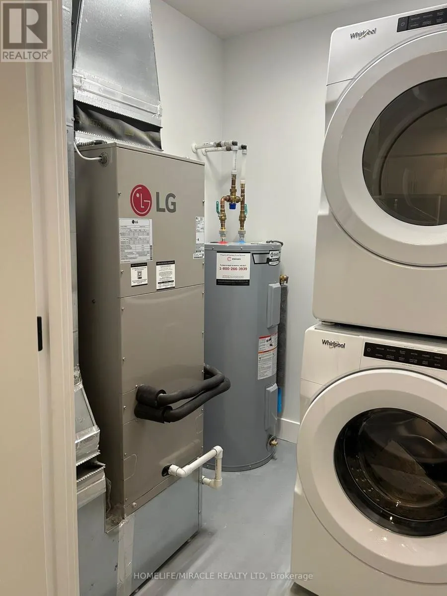 221 - 1100 LACKNER PLACE