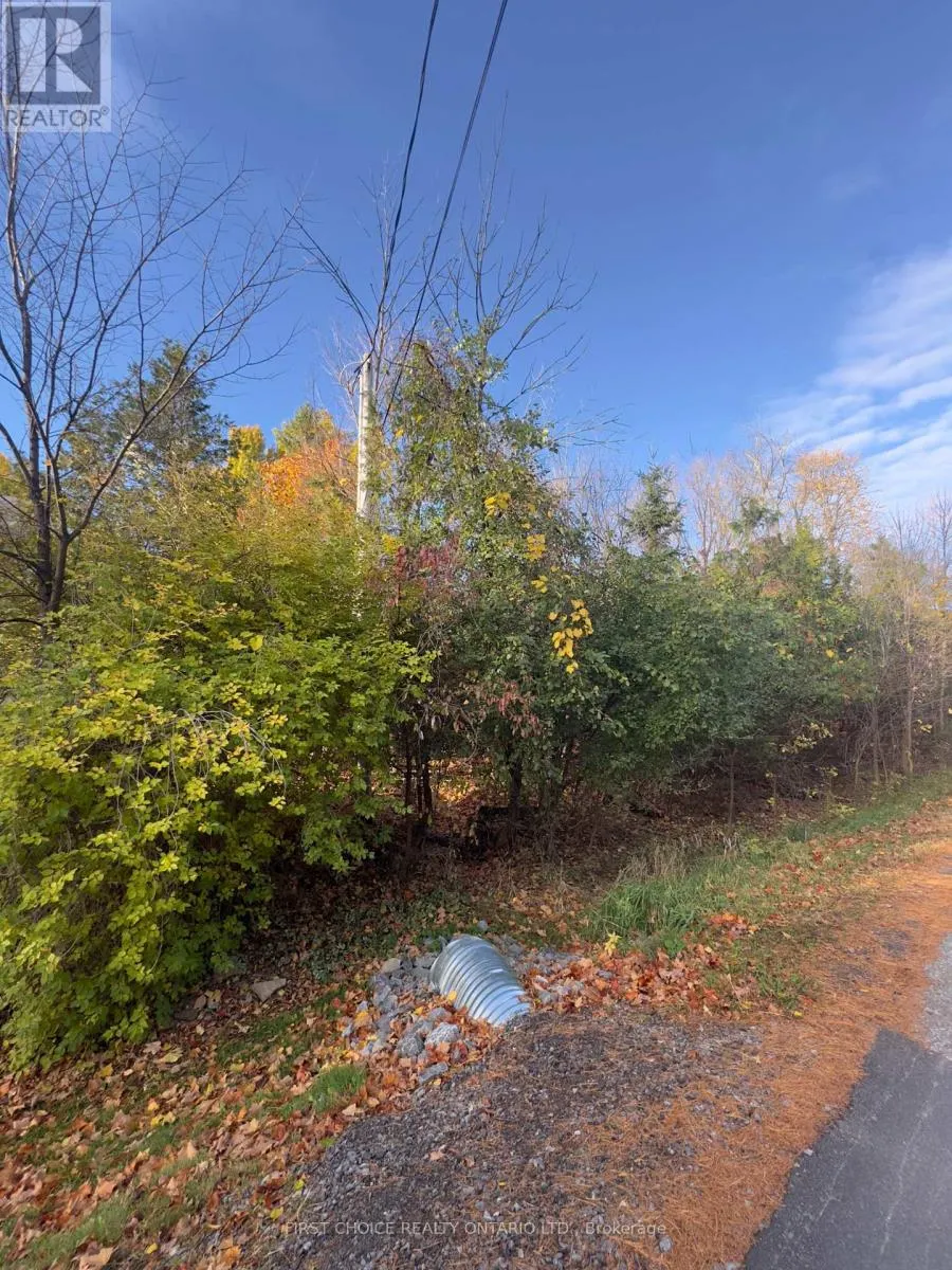 2889 BARLOW CRESCENT