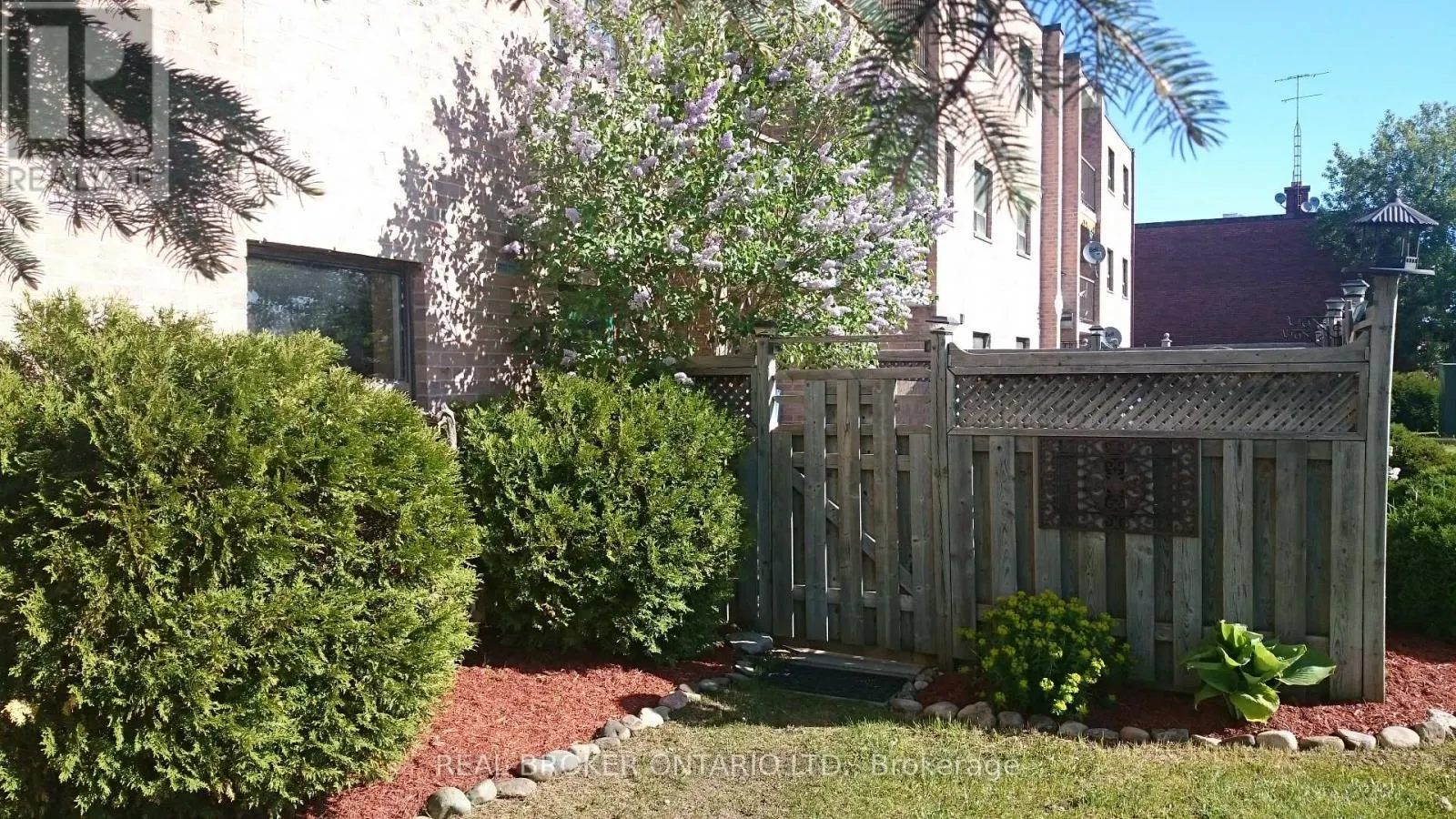 APT 5 - 15 WELLINGTON RD 124