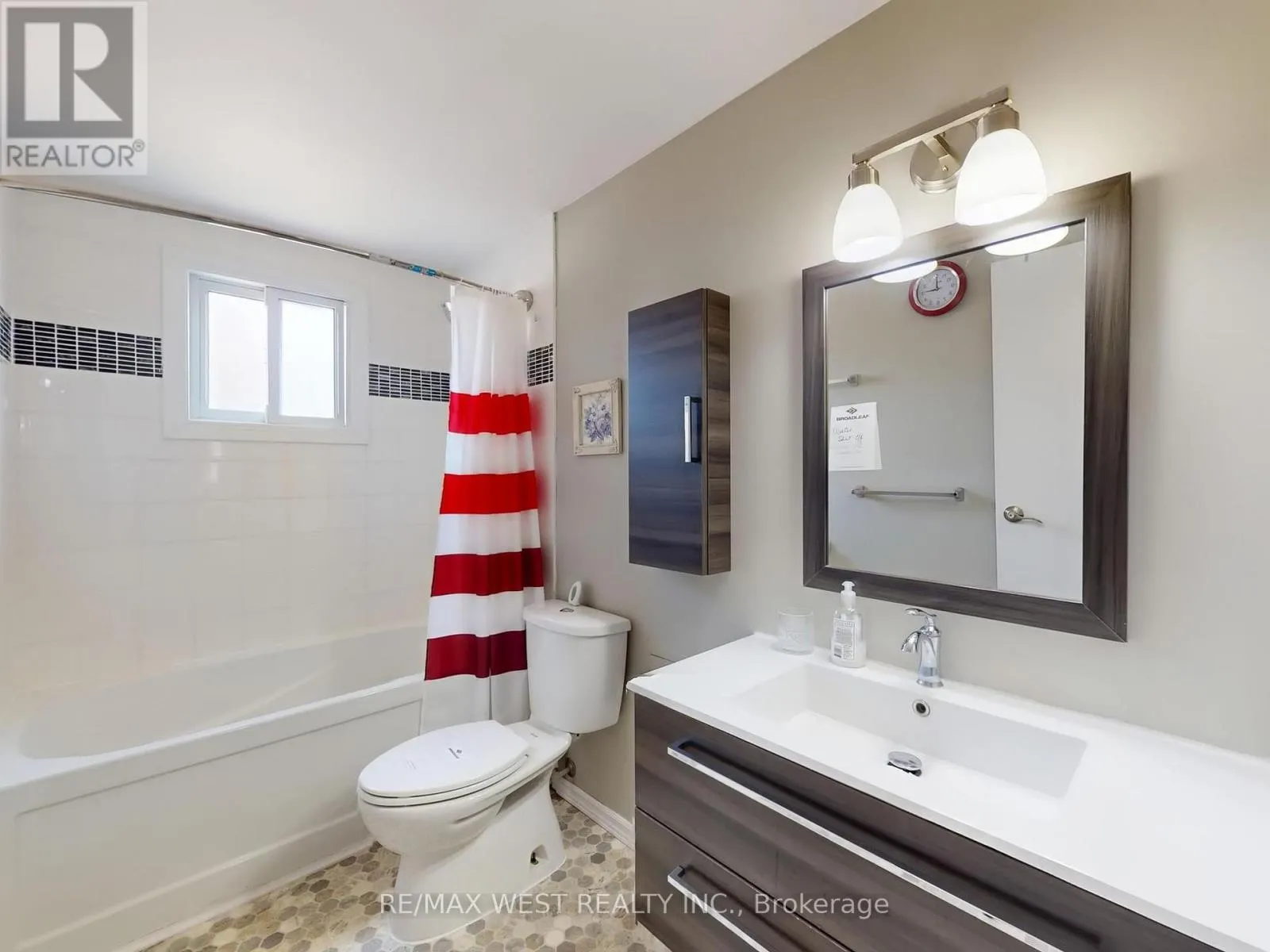 187 BROKEN OAK CRESCENT