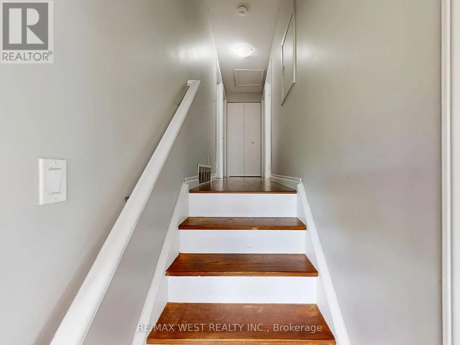 187 BROKEN OAK CRESCENT