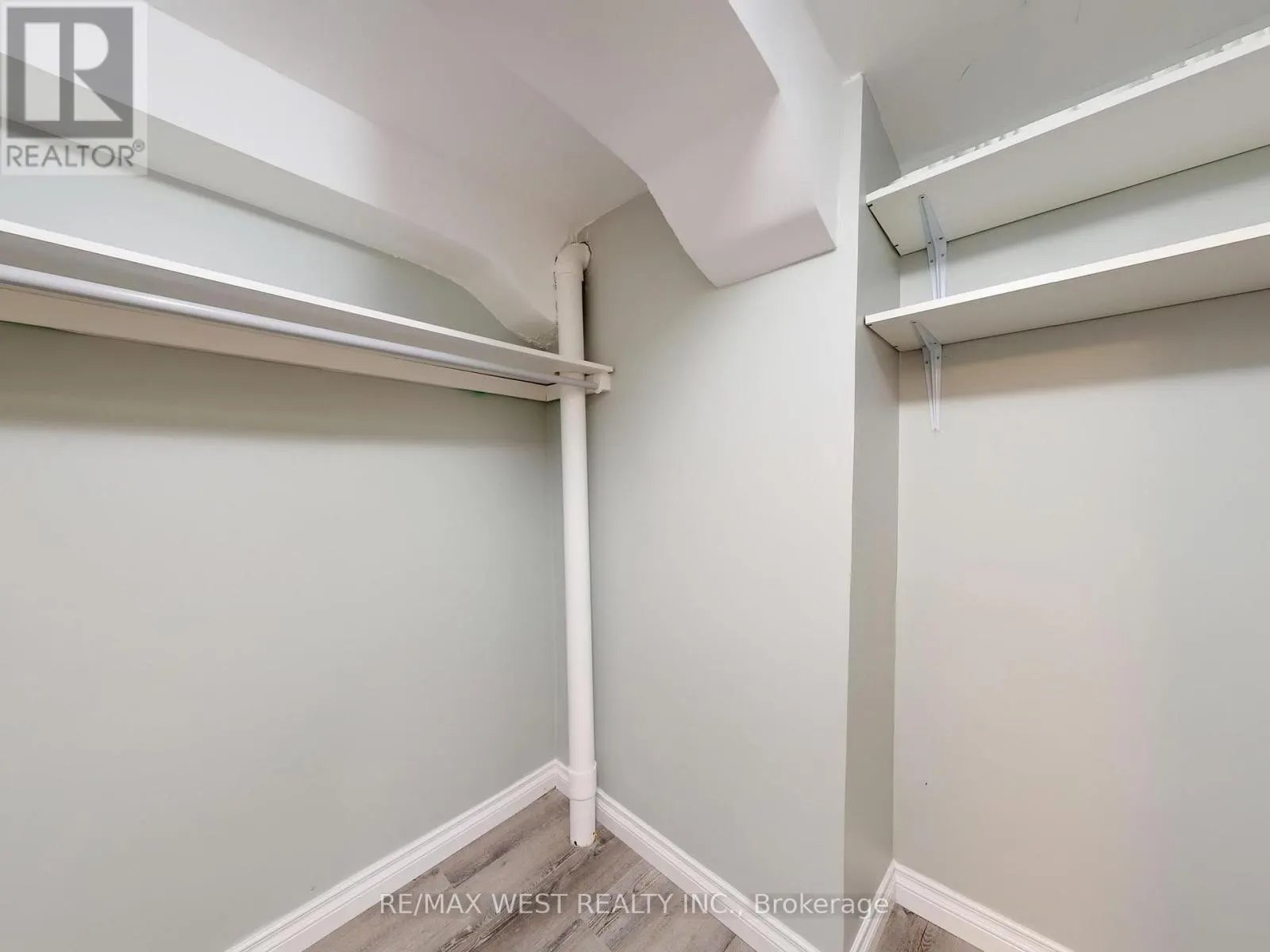 187 BROKEN OAK CRESCENT